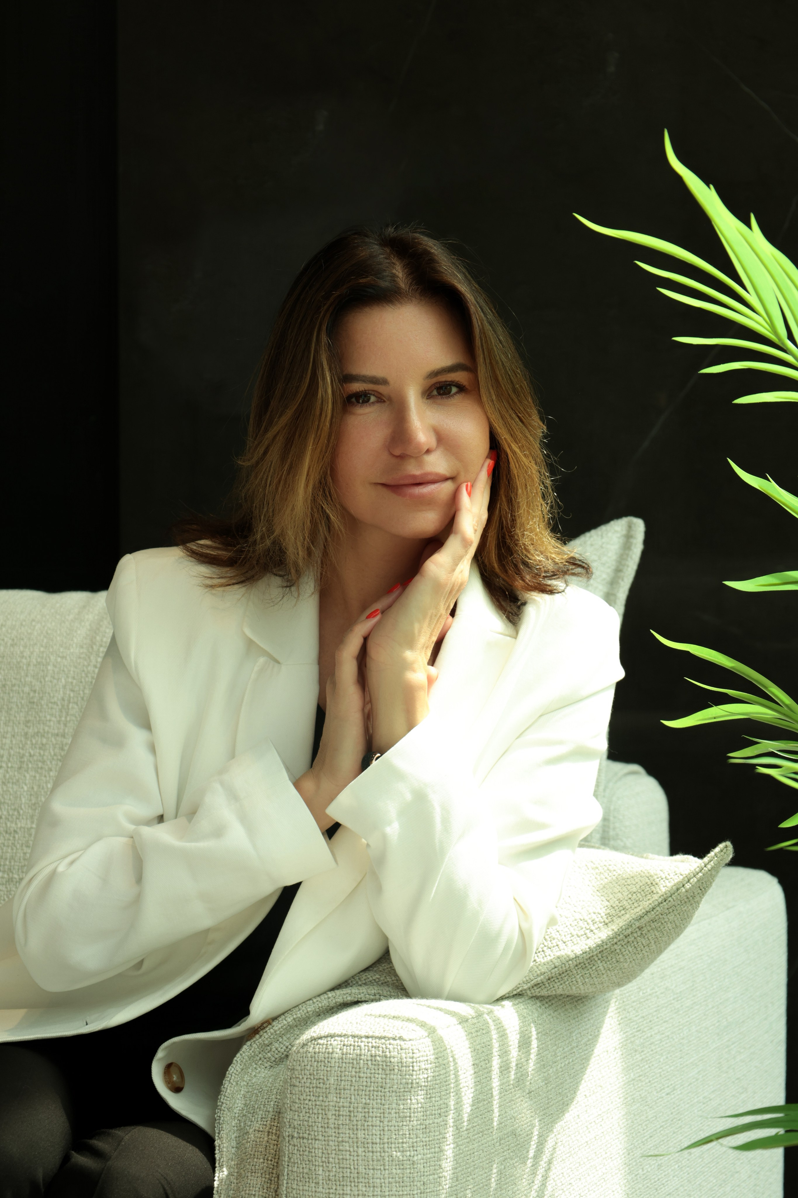 Портретная съёмка на визитку в мебельном салоне Decona. Tatiana Shumskaya