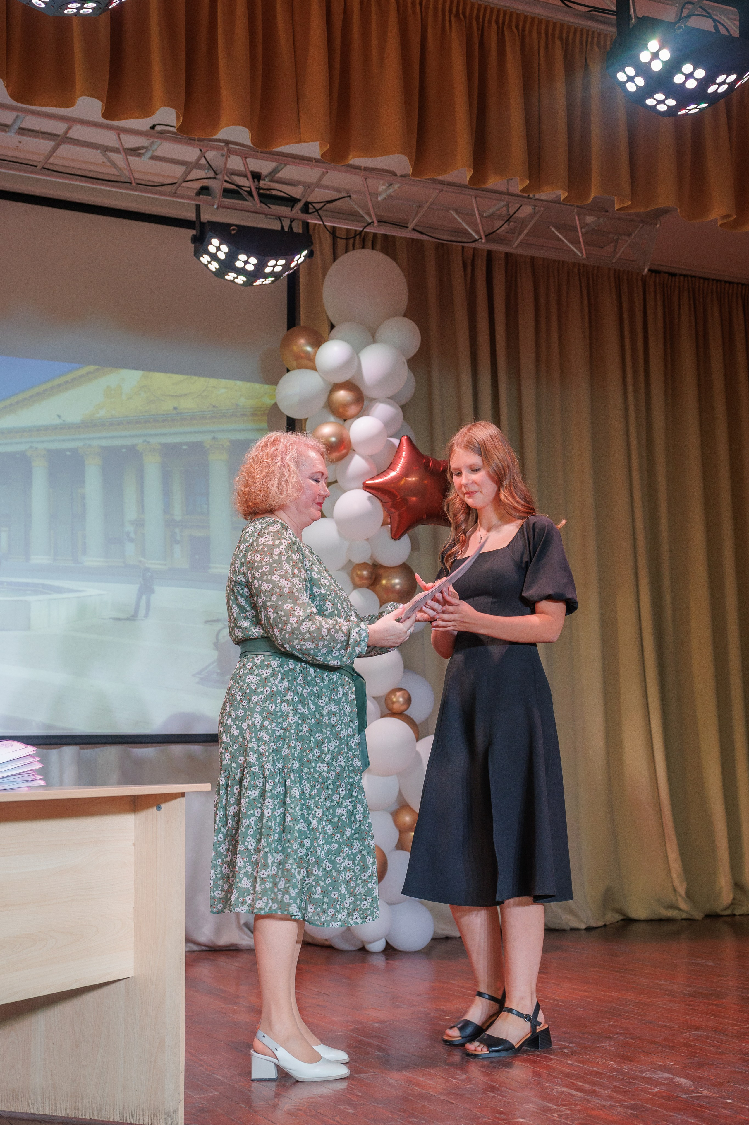 Вручение аттестатов. Свадебный и семейный фотограф в Новосибирске Ирина Дорошкова