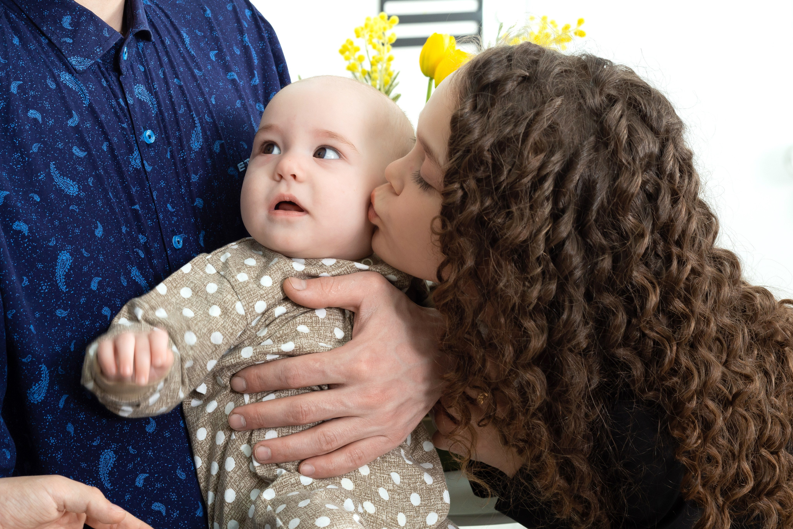 Семейная фотосессия в студии в верхней пышме