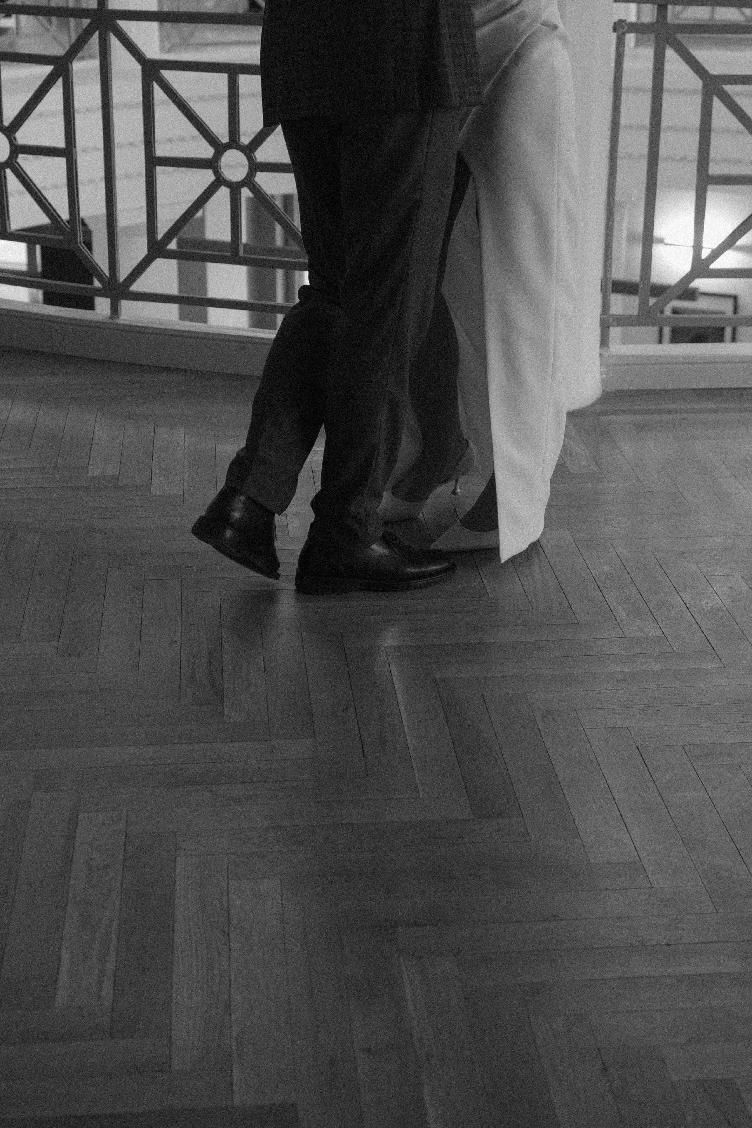 Свадебная прогулка в кинотеатре Рекорд. Свадебный фотограф Нижний Новгород Фатичев Артем