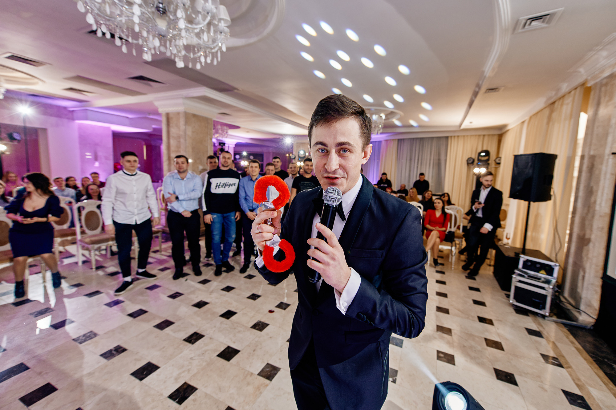 Ведущий Вячеслав Тиманов