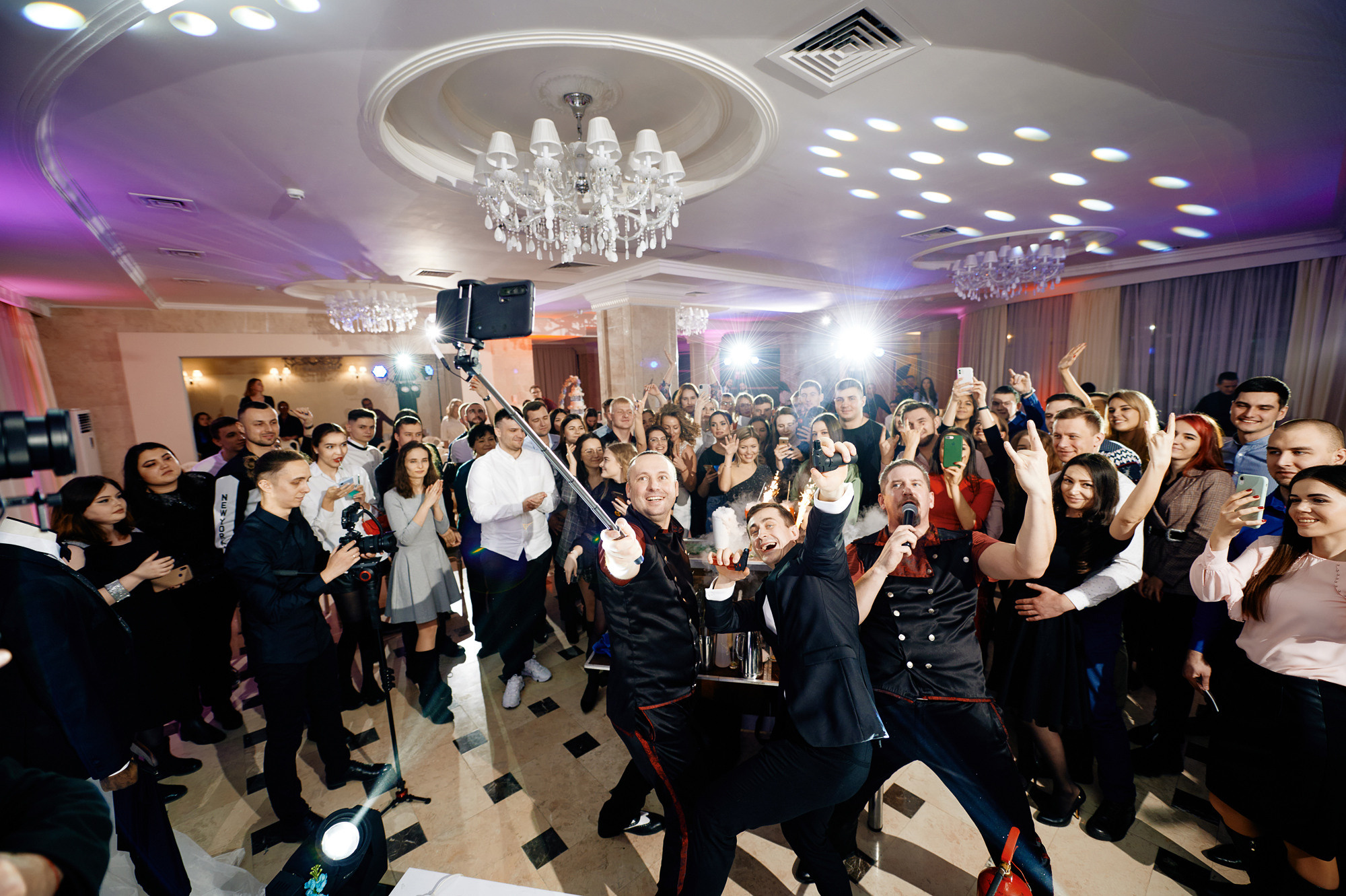 Ведущий Вячеслав Тиманов