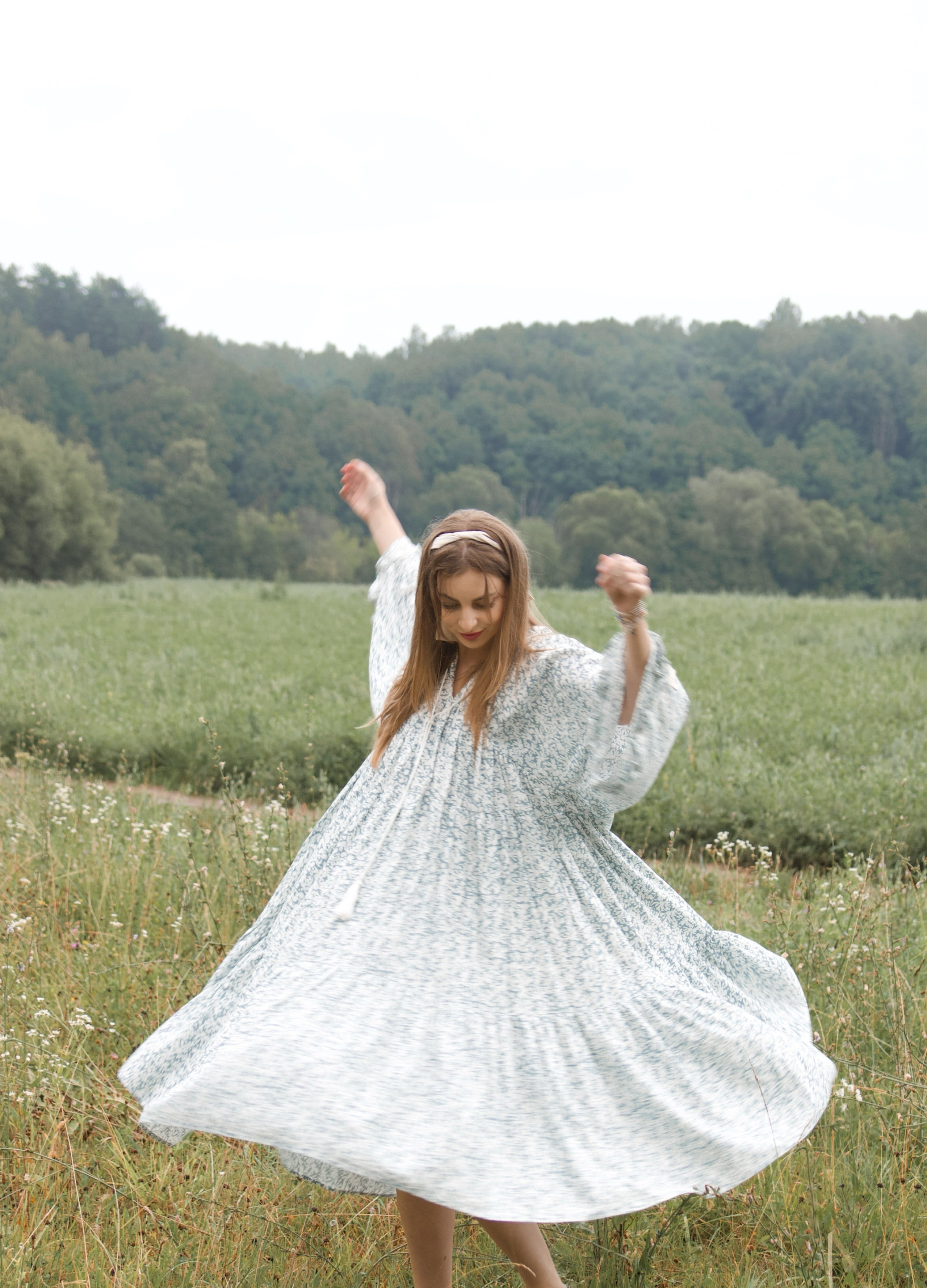 Настенька и река. Фотограф Ирина Воробьева