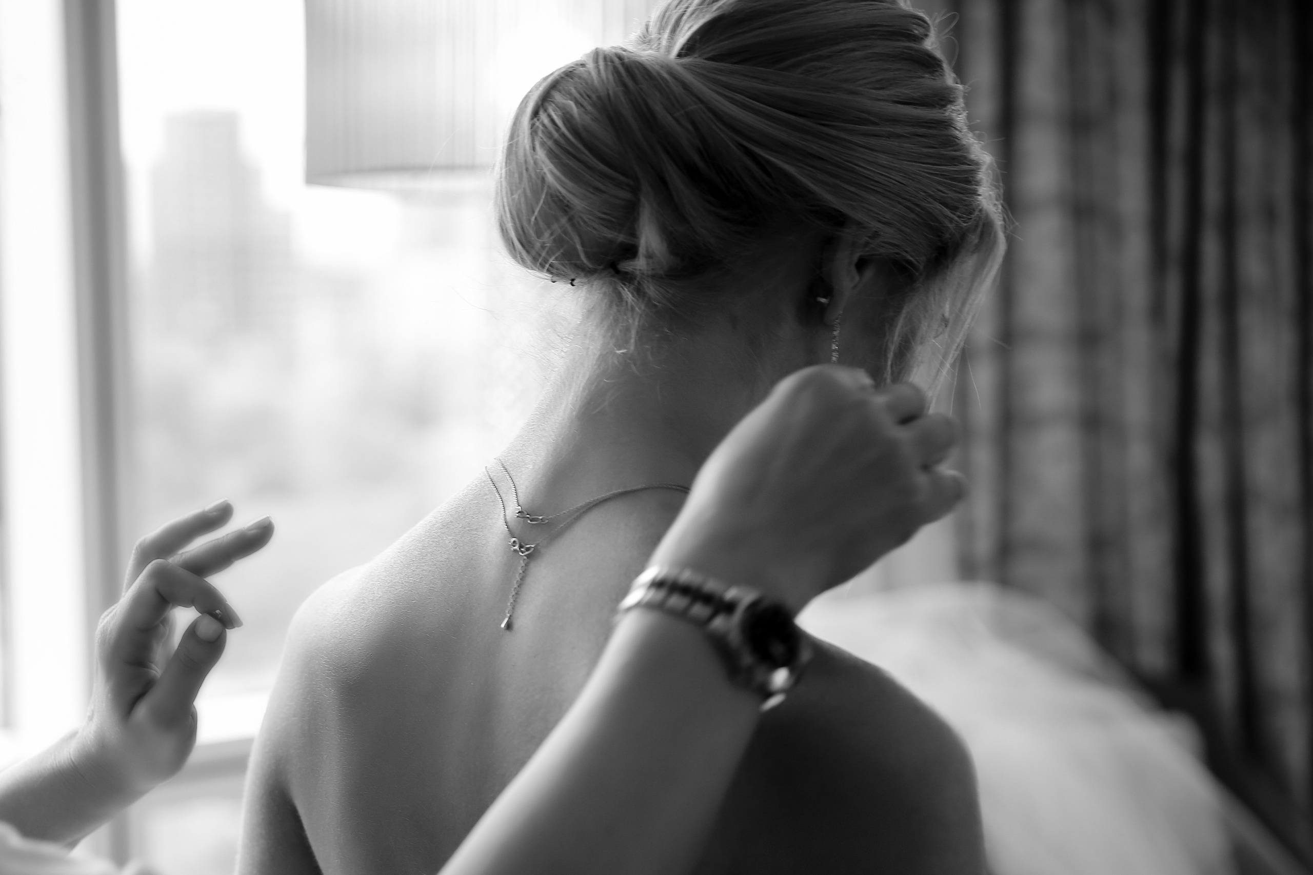 Осенняя свадебная фотосессия Елены и Евгения в сердце Москвы. Фотограф в Москве Владимир Осиченко — портреты, мероприятия, репортажи