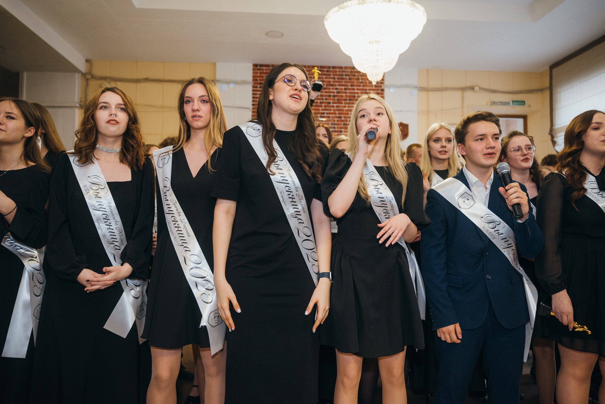 Последний звонок. 9 классы. 30 гимназия. Иваново. Семейный фотограф на крещение, венчание в Иваново Галина Скурихина