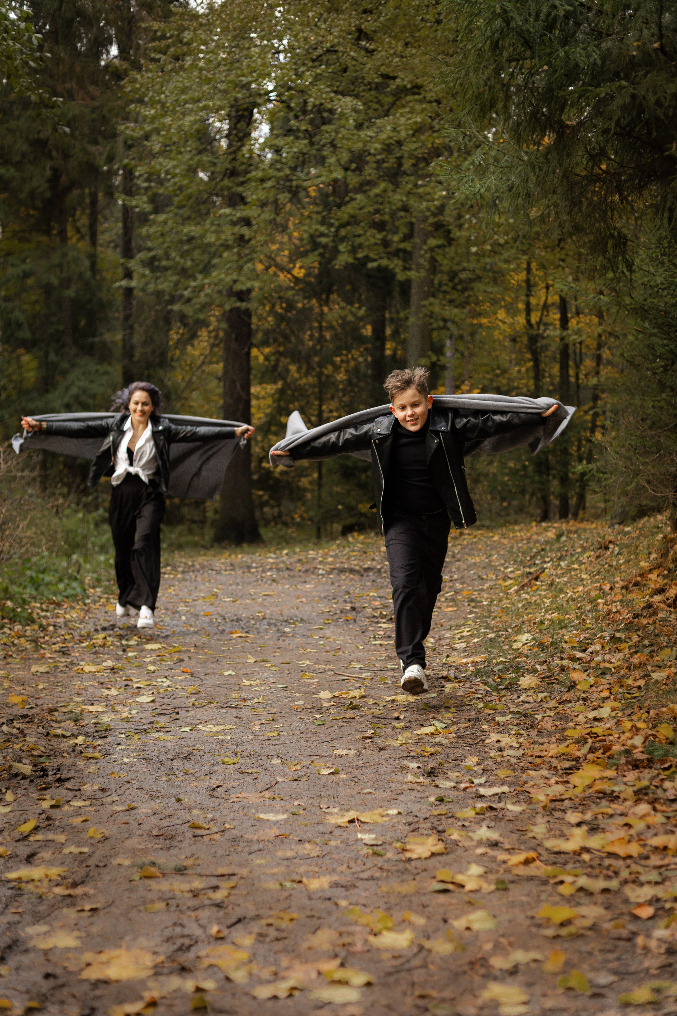 Катя и Вася. Фотосессия на Хэллоуин в парке. Семейный и детский фотограф в Санкт-Петербурге Павлова Елена