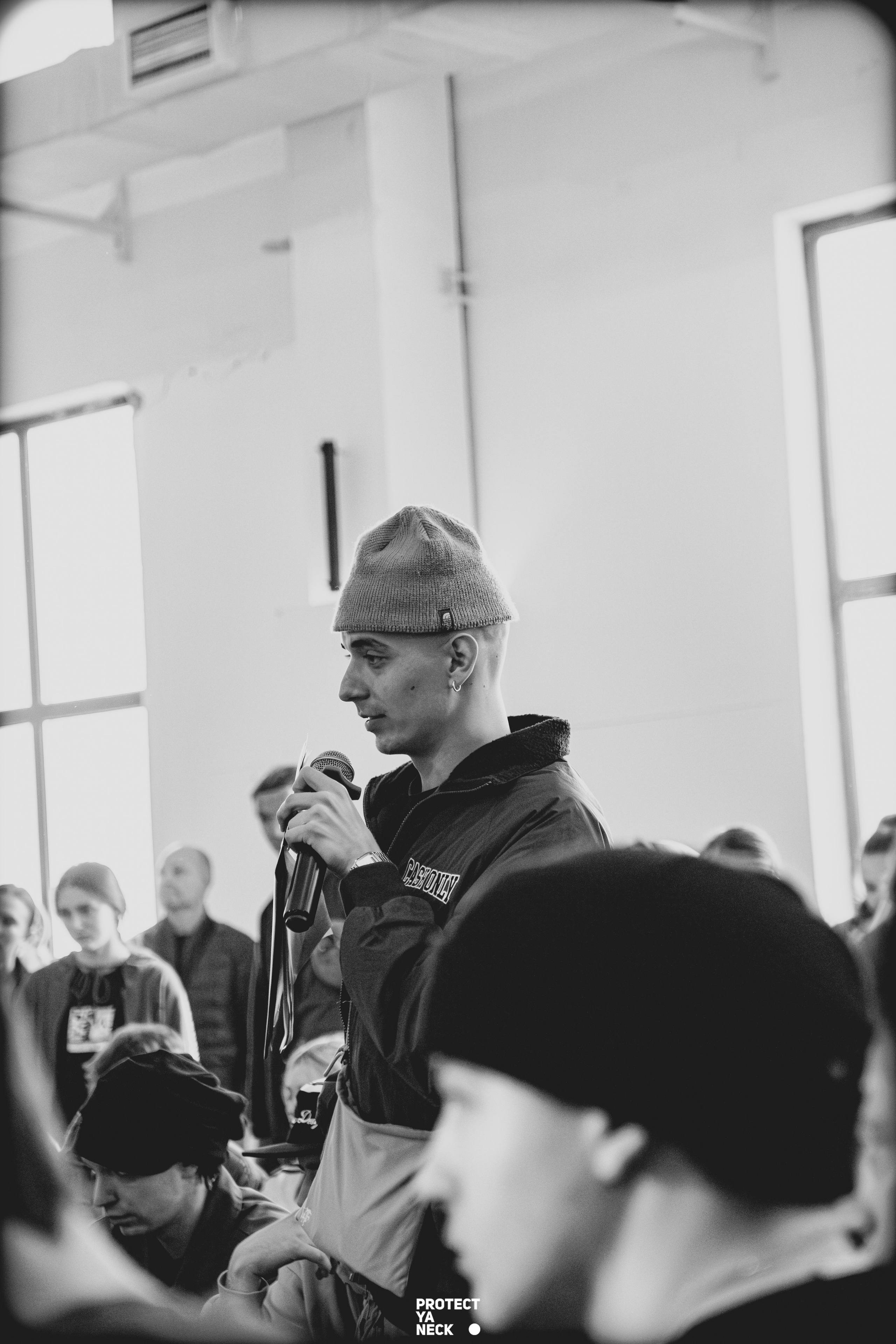 PROTECT YA NECK 22/03 (@youlovebu). Соня бу тебя сфоткала