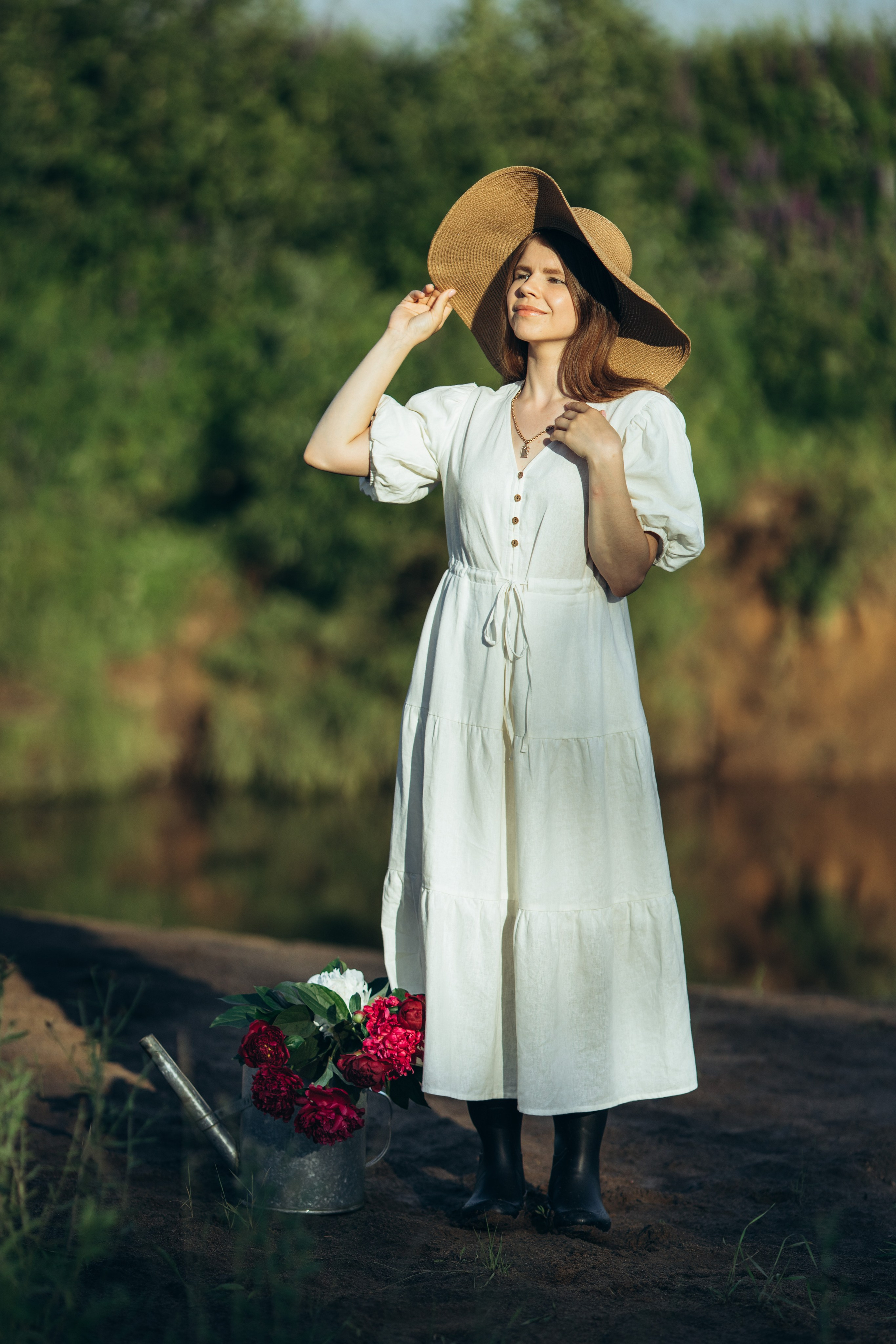Тематический портрет у реки. Наталия Клевинскас портретный фотограф в Костроме