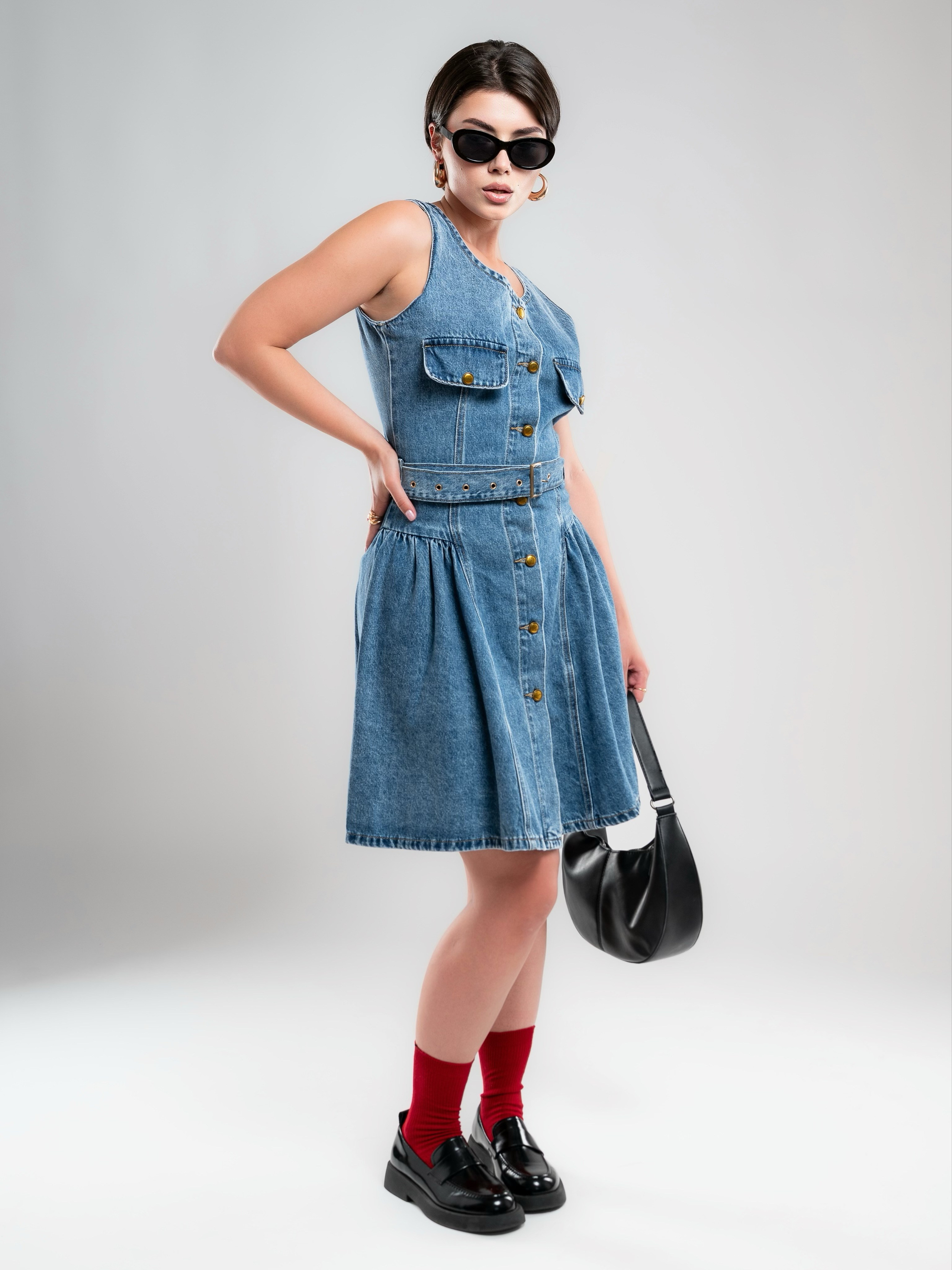 Джинсовый сарафан на 2х моделях. Предметный фотограф, фото для маркетплейсов Пятигорск, КМВ