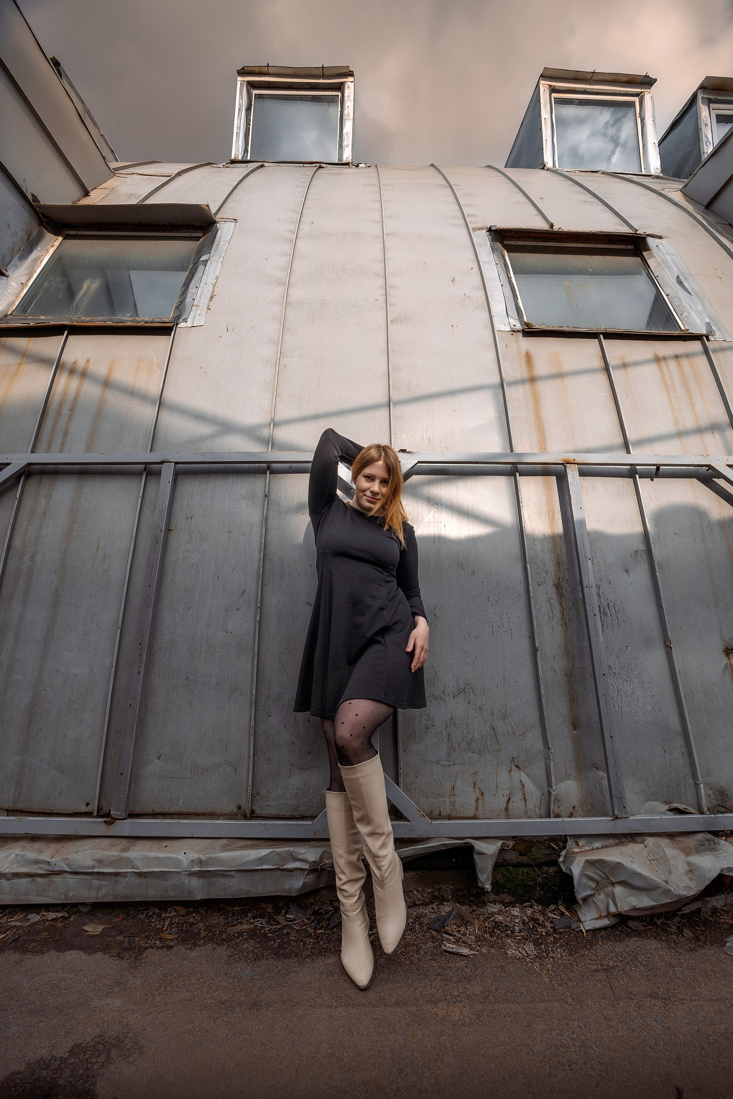 Настя на территории завода «Зингер». Александр Антонов. Профессиональный свадебный, репортажный фотограф в Москве, Подольске. Фото+Видео на любой праздник