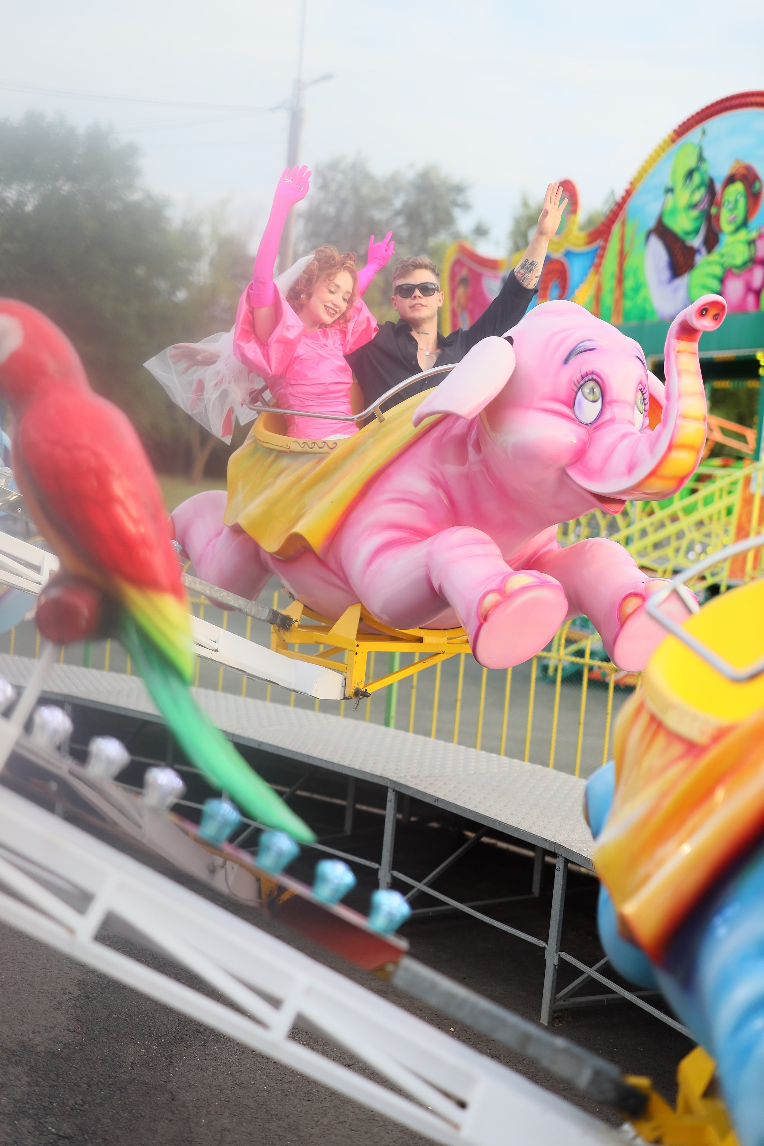 Свадебная фотосессия в парке аттракционов. Свадебный и семейный фотограф в Абхазии Жанна Соснина