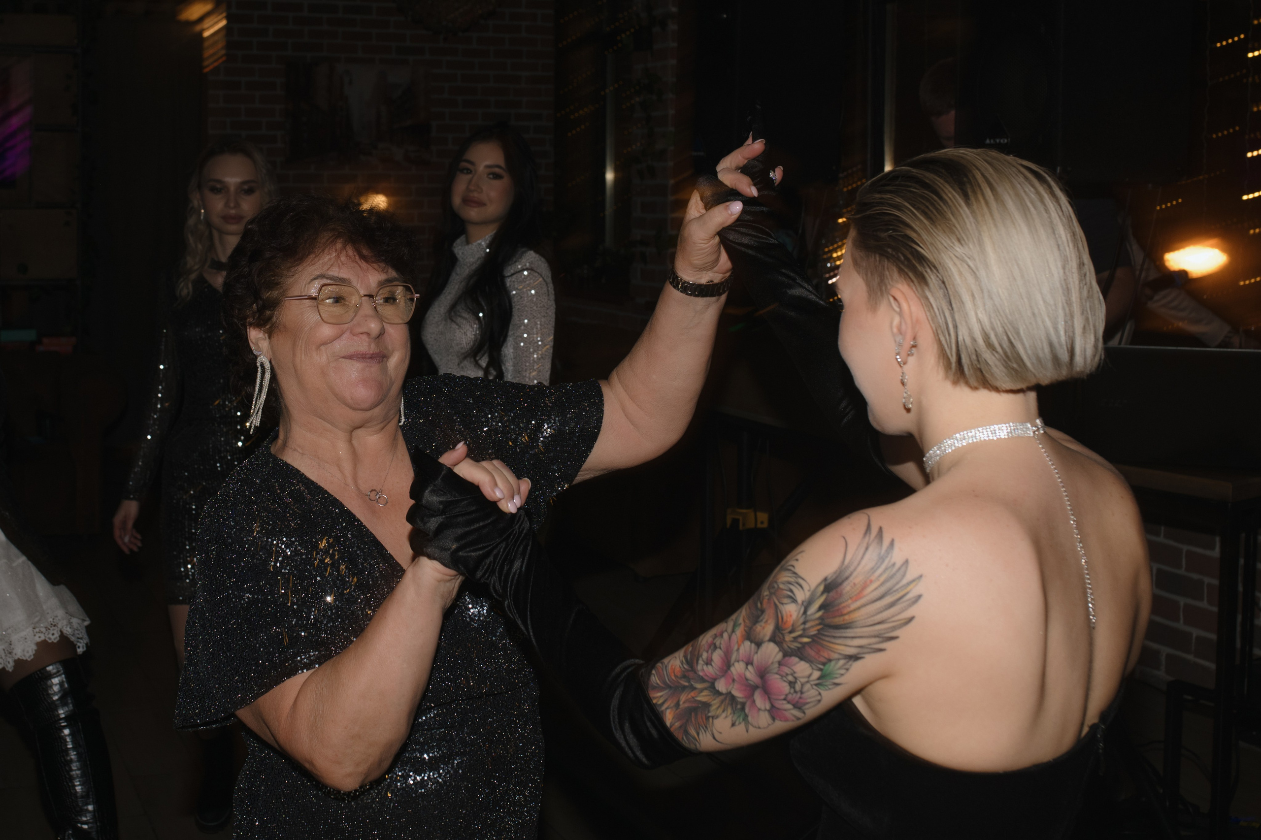 День рождения Томы — Let`s Talk Bar. Свадебный фотограф Екатеринбург/Челябинск — Любовь Волохова