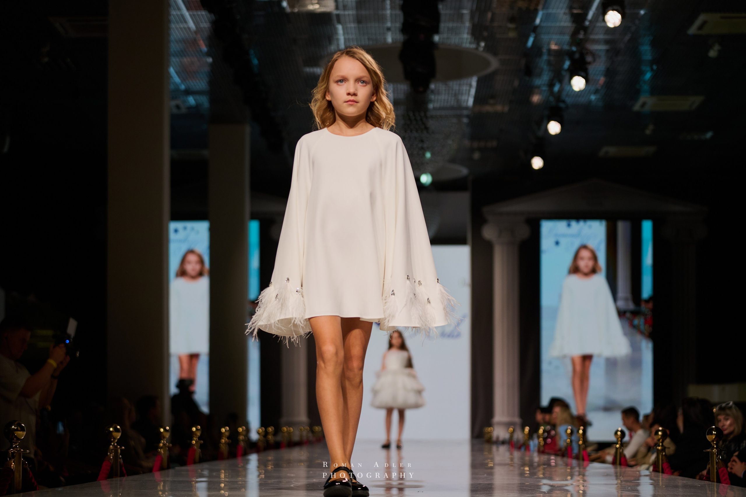 ESTET FASHION WEEK ВЕСНА — 2025. Фотограф Роман Адлер