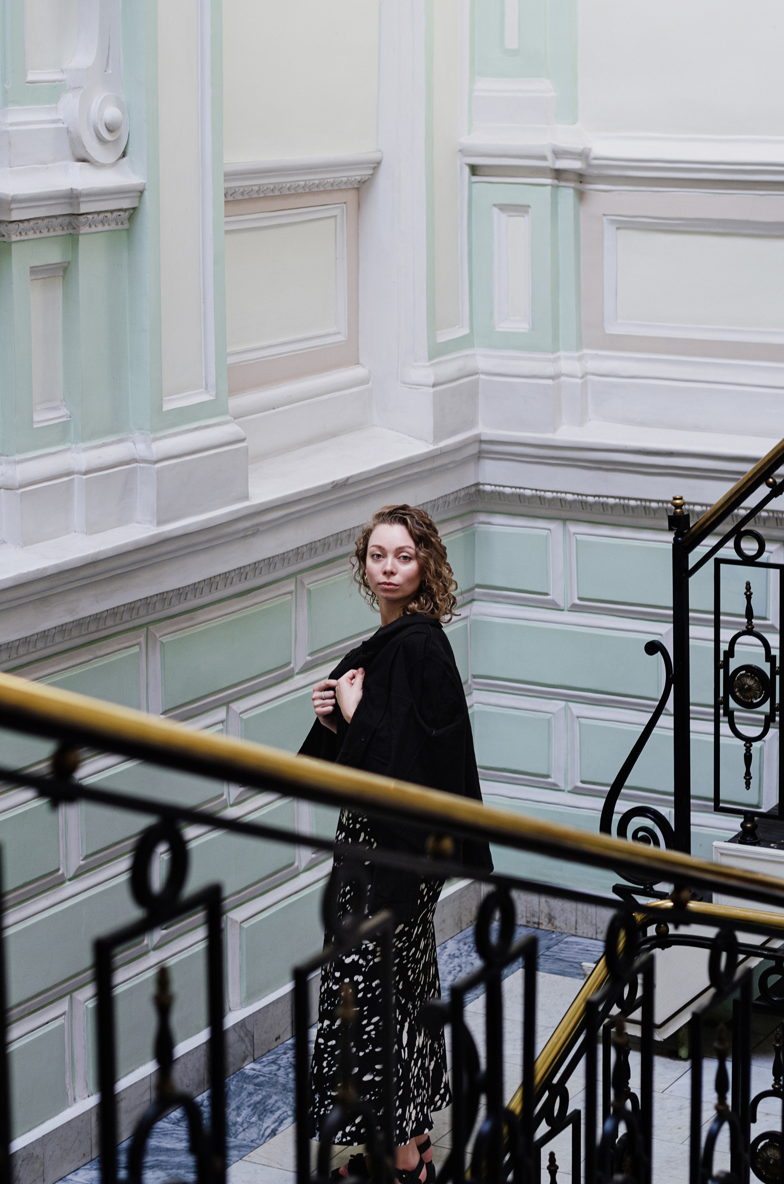 Фотопрогулка по парадным Санкт-Петербурга с С. Портретный и репортажный фотограф в Санкт-Петербурге Варвара Жукова