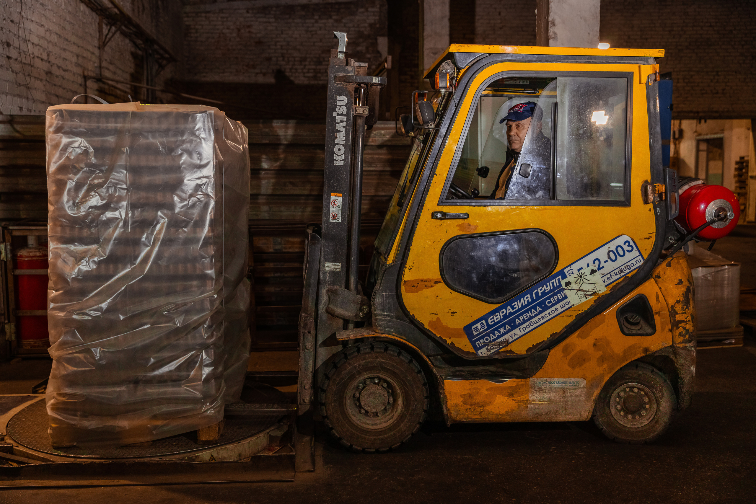 Березичский стекольный завод. Фотограф Виталий Верескун. Козельск-Калуга
