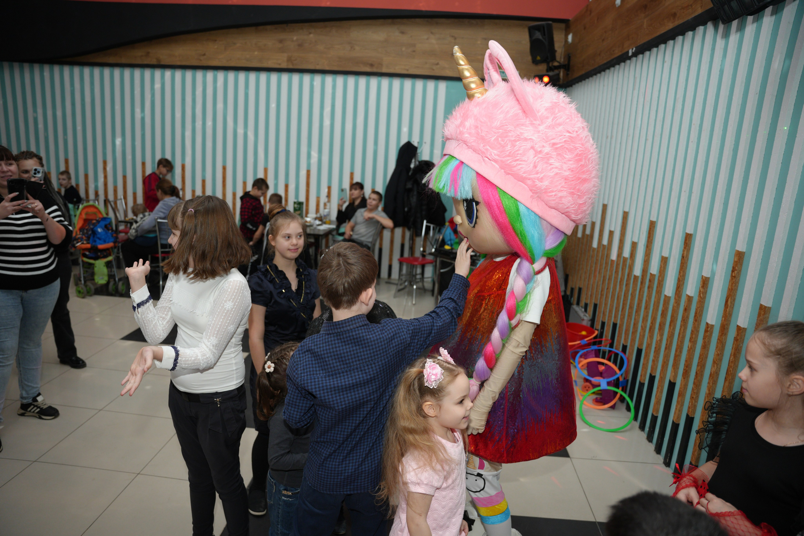 Социально —благотворительная акция «Ты в этом мире не один», посвященная Международному дню инвалидов. ВЫПУСКНЫЕ АЛЬБОМЫ, Школьный фотограф, семейный и свадебный в Саратове и области Ольга Плаксина