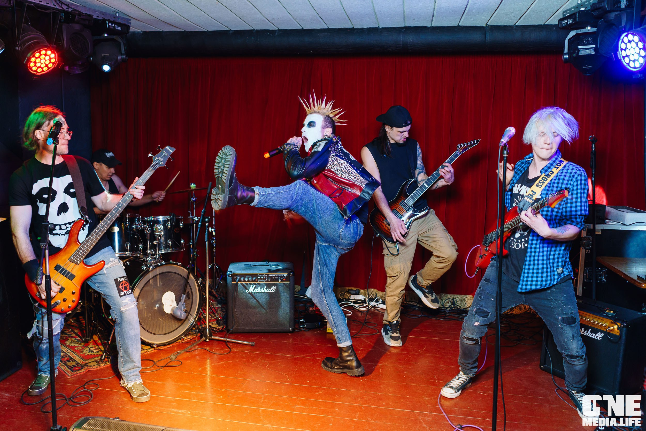 Фоторепортаж с концерта Король и Шут. One Media Life: фоторепортажи, фотоотчеты с мероприятий и заведений