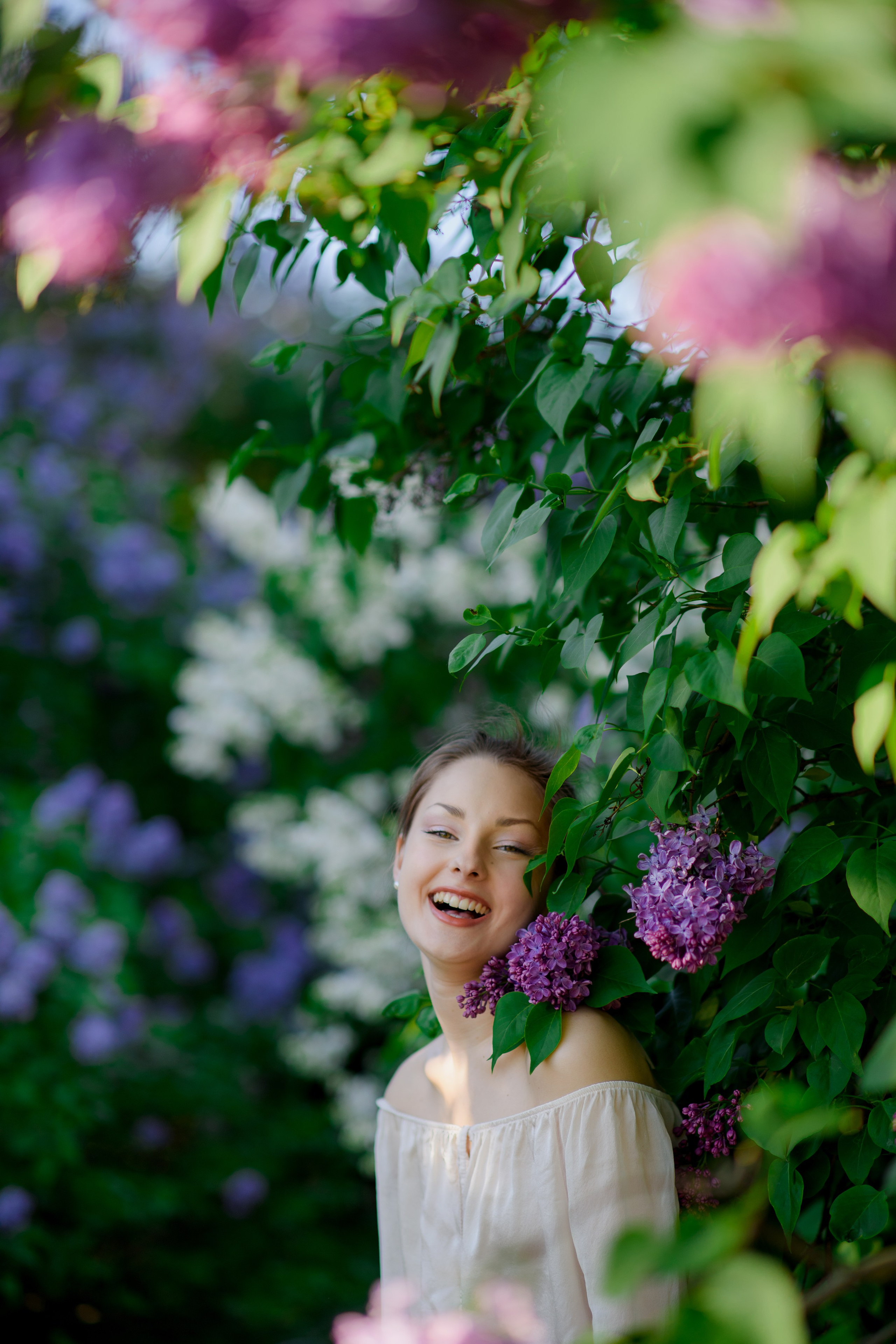 Фотосессия в сиреневом саду. Главная