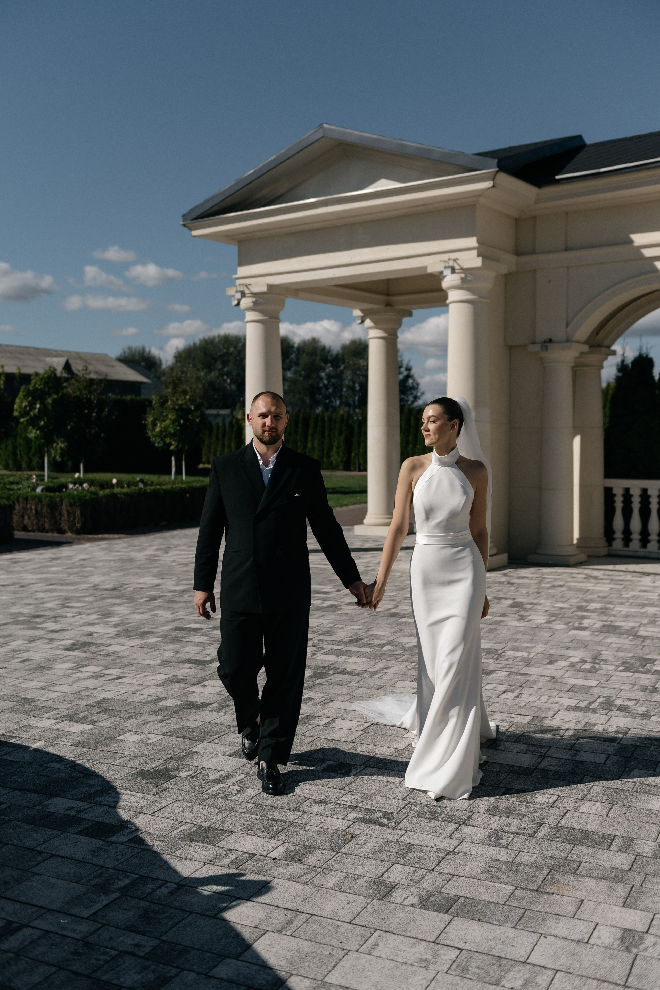 Wedding day in VERSAL PARK. Wedding PHOTOGRAPHER Andrew Vnukov