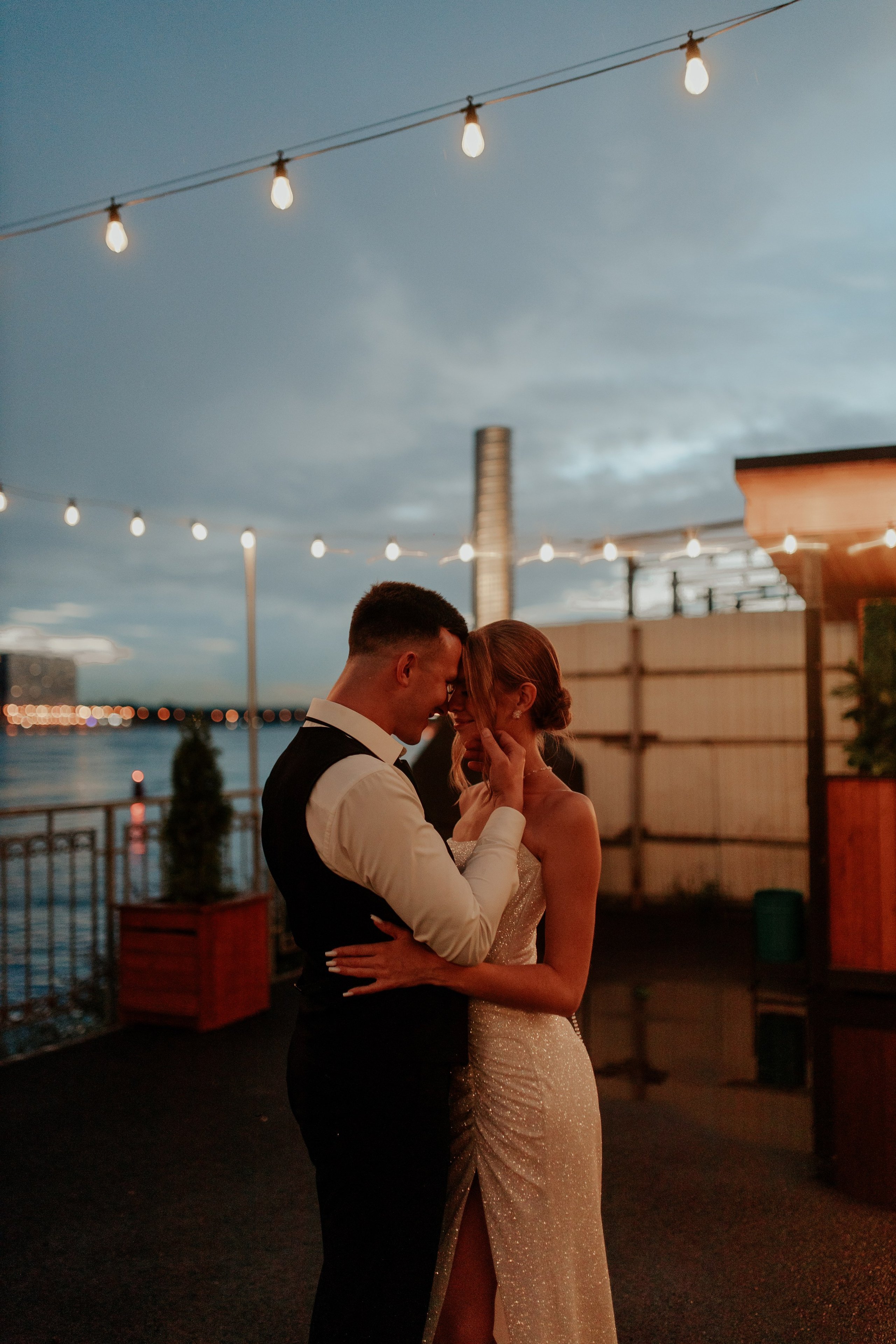 Свадебный банкет в Санкт-Петербурге — Трогательная фотосессия с родными и лавстори. Фотограф в Санкт-Петербурге Лиза Семченкова