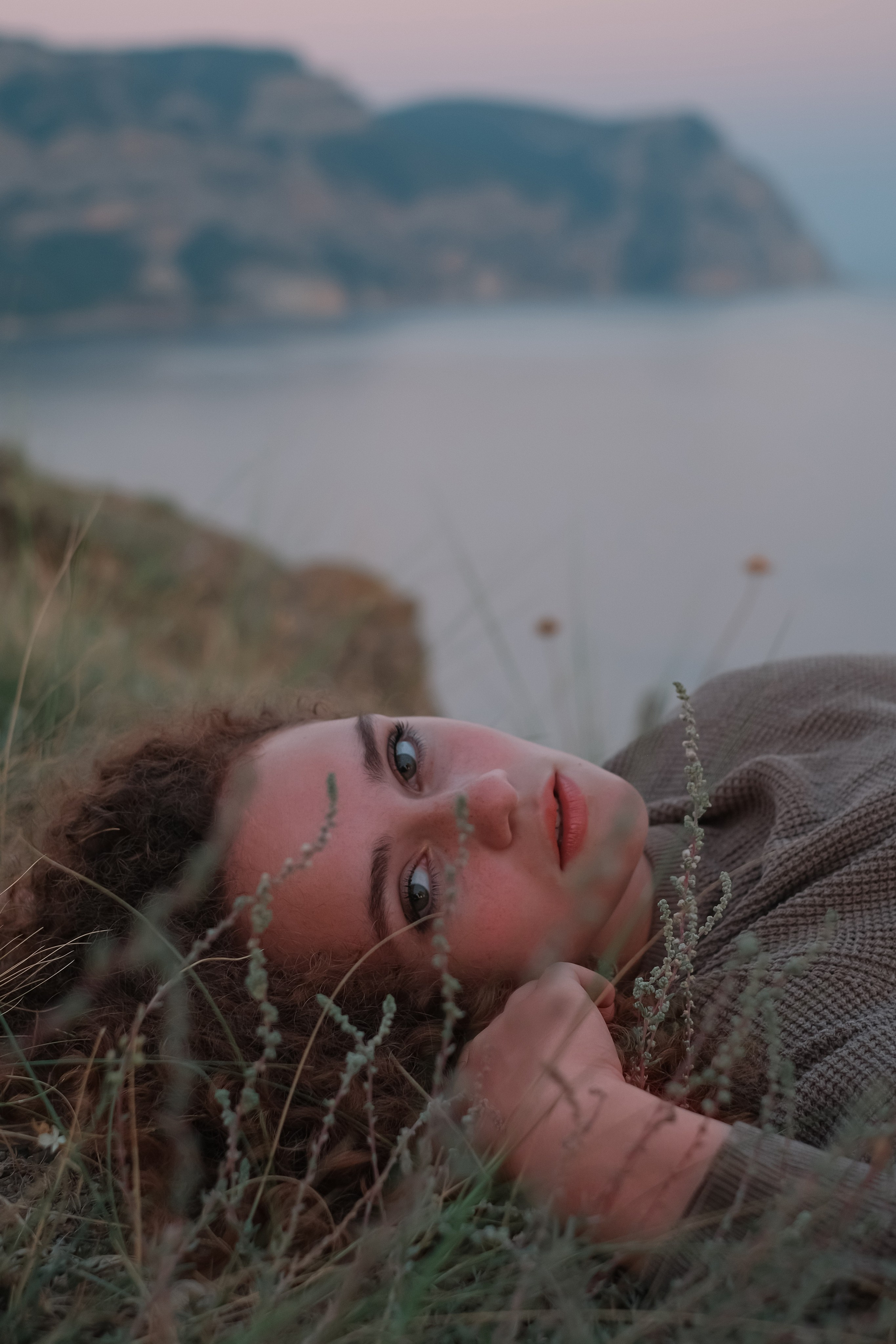 Портретная фотосессия Киры в Балаклаве, Крепость Чембало. Профессиональная фотосъемка в Крыму. Натуральные эмоции и живые кадры. Забронируйте дату прямо сейчас!