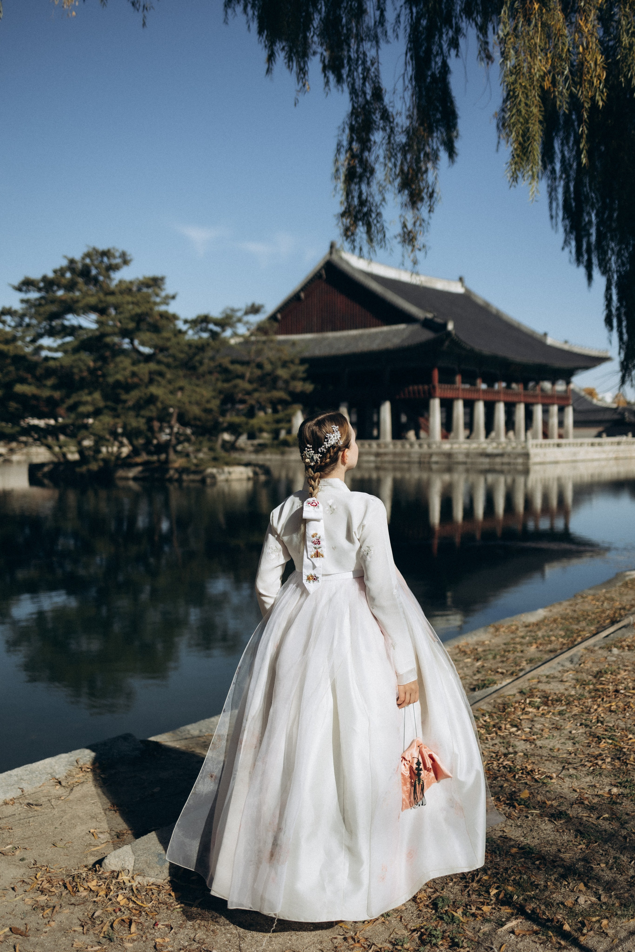 Фотосессия Маши и Саши в ханбоках. Фотограф Артем Бросов в Санкт-Петербурге и Дубае