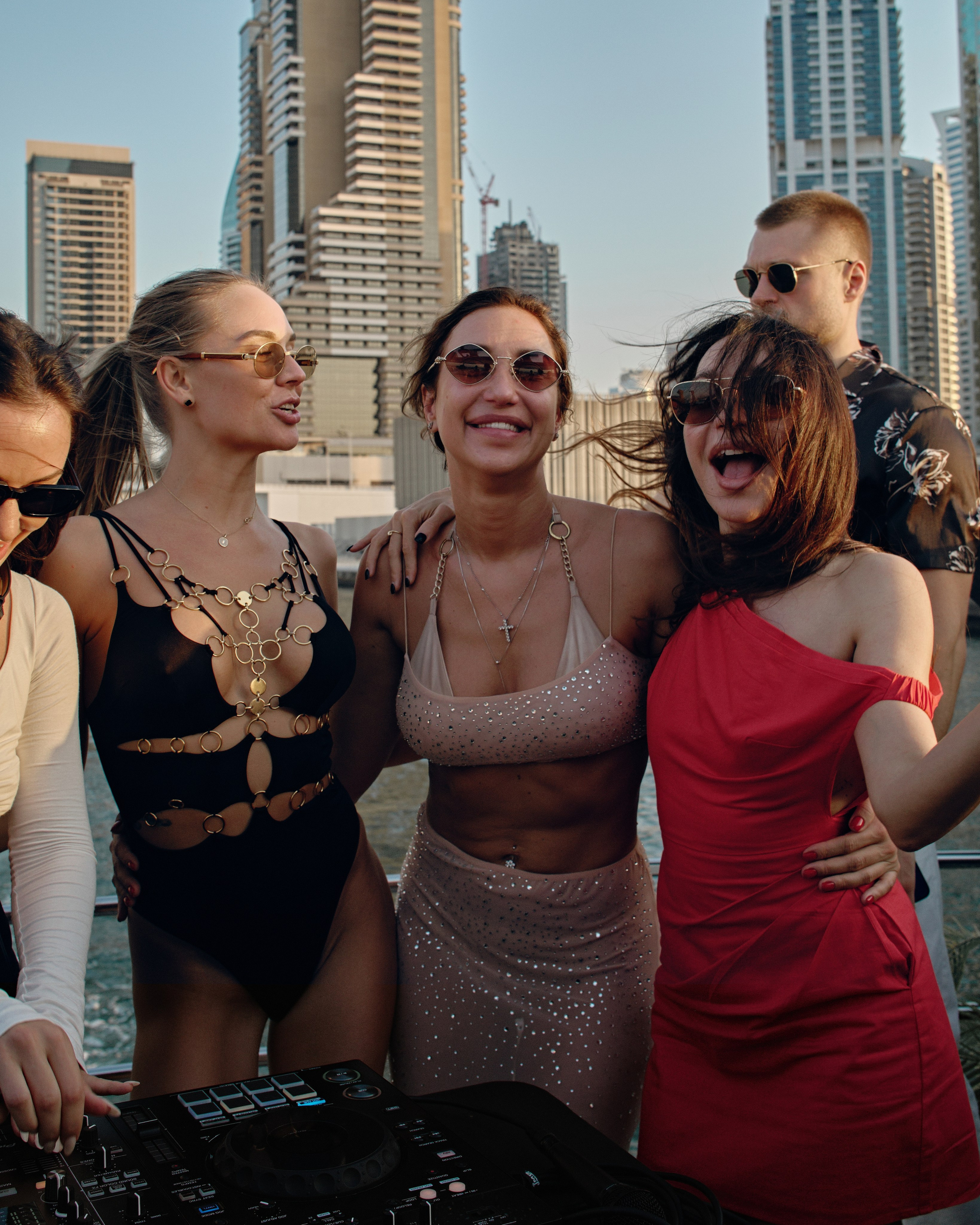 PAVEL DEREVYANKO. NOIZOMAX Художественный фотограф в Дубай