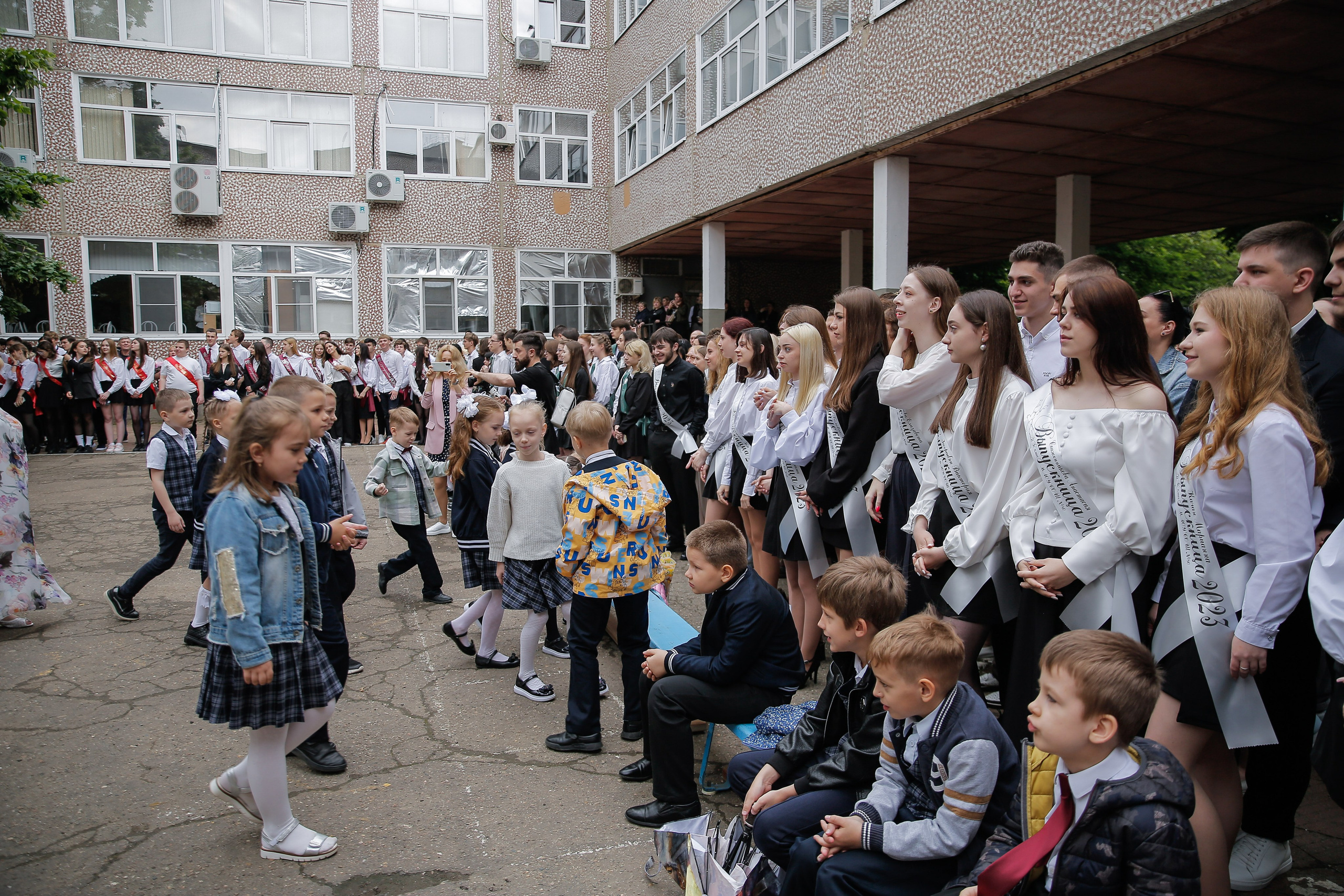Последний звонок 11 класс. Классные выпускные альбомы Классфото Краснодар