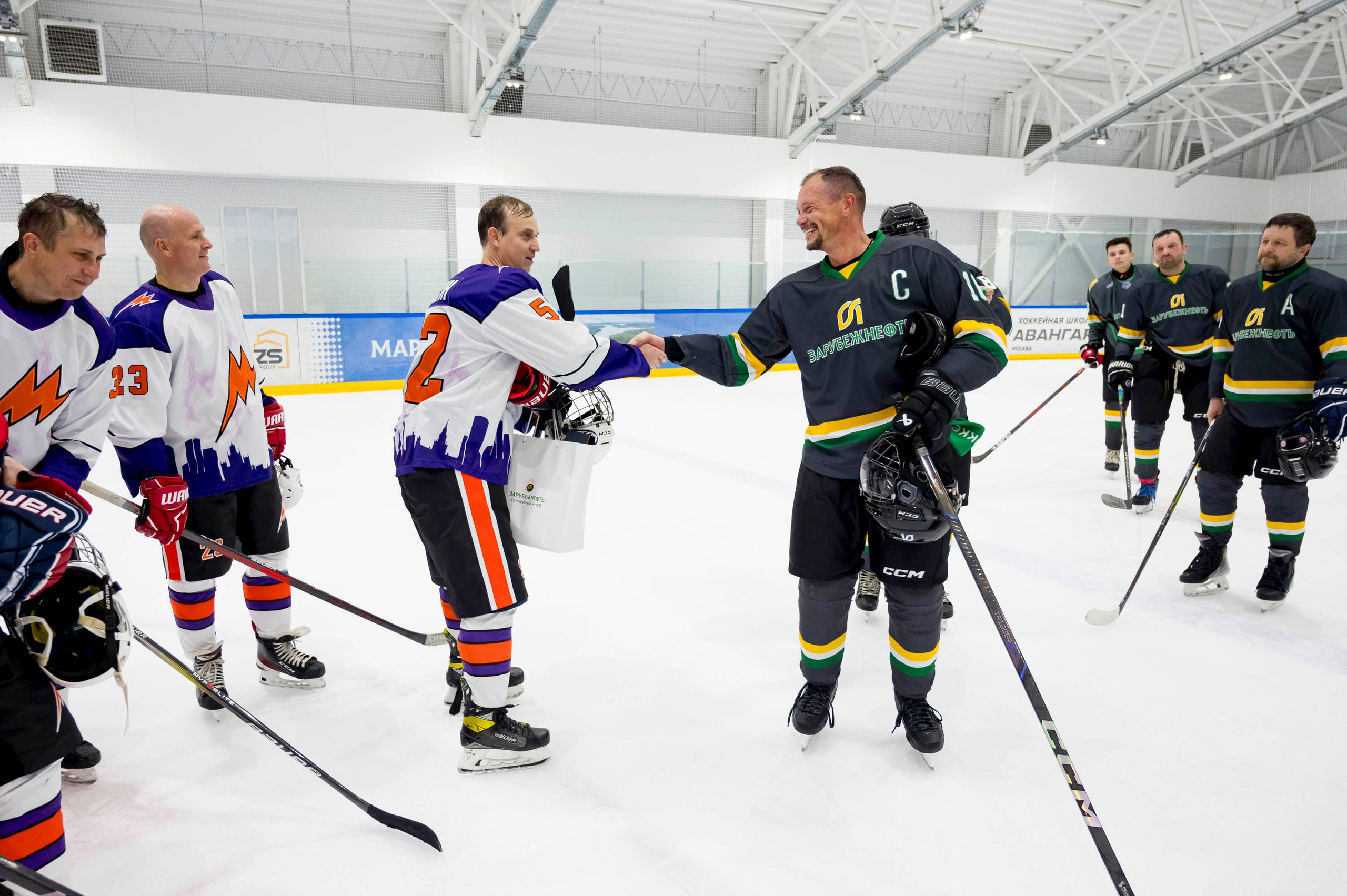 Хоккейный матч корпоративной команды Зарубежнефть. Репортажный фотограф и видеограф Слава Думчев. Тимбилдинги, отчетники, корпоративы
