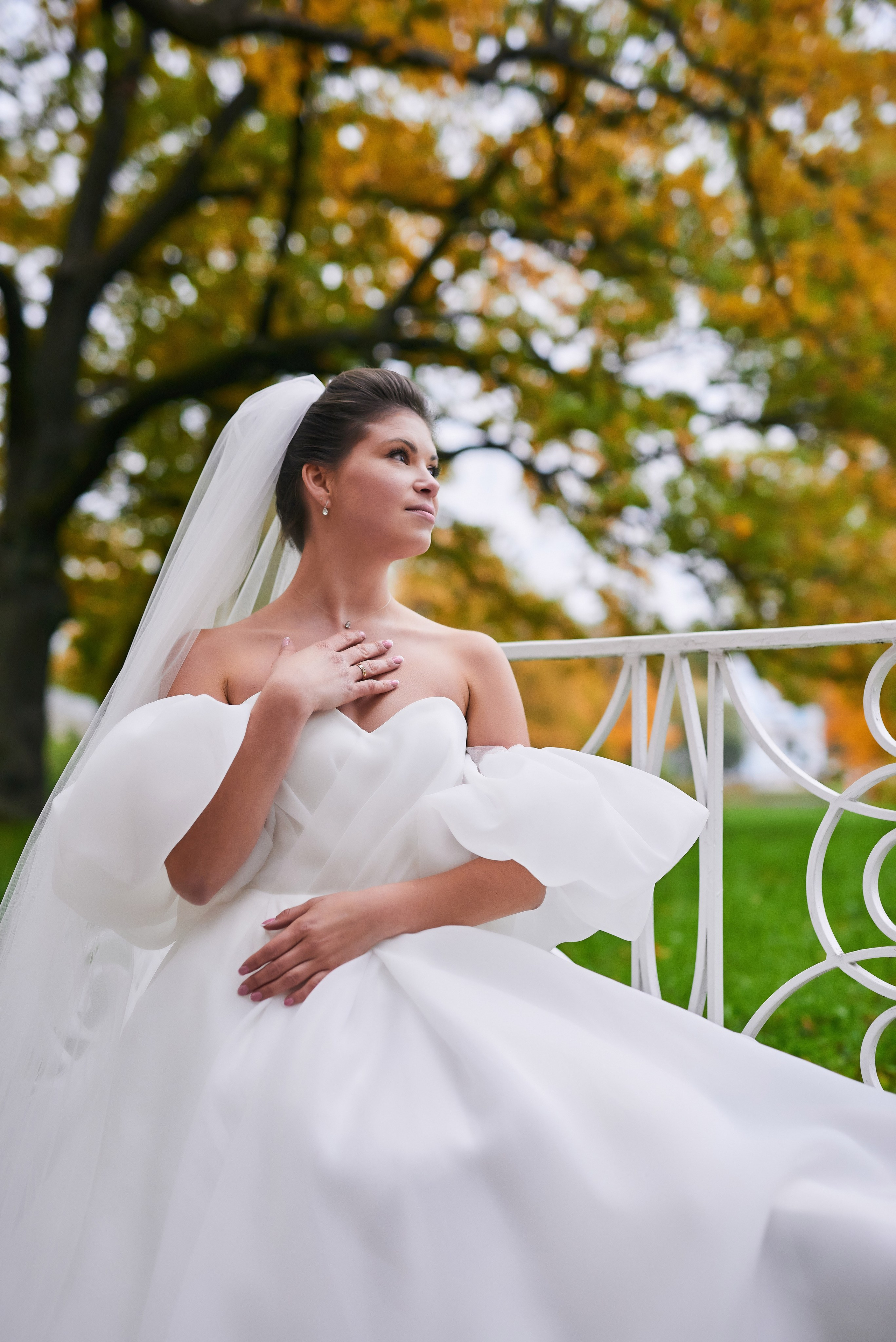 Осенняя свадебная прогулка в Екатерининском парке в Пушкине. Портретный, семейный и свадебный фотограф в Санкт-Петербурге и в Пушкине Ширяев Денис