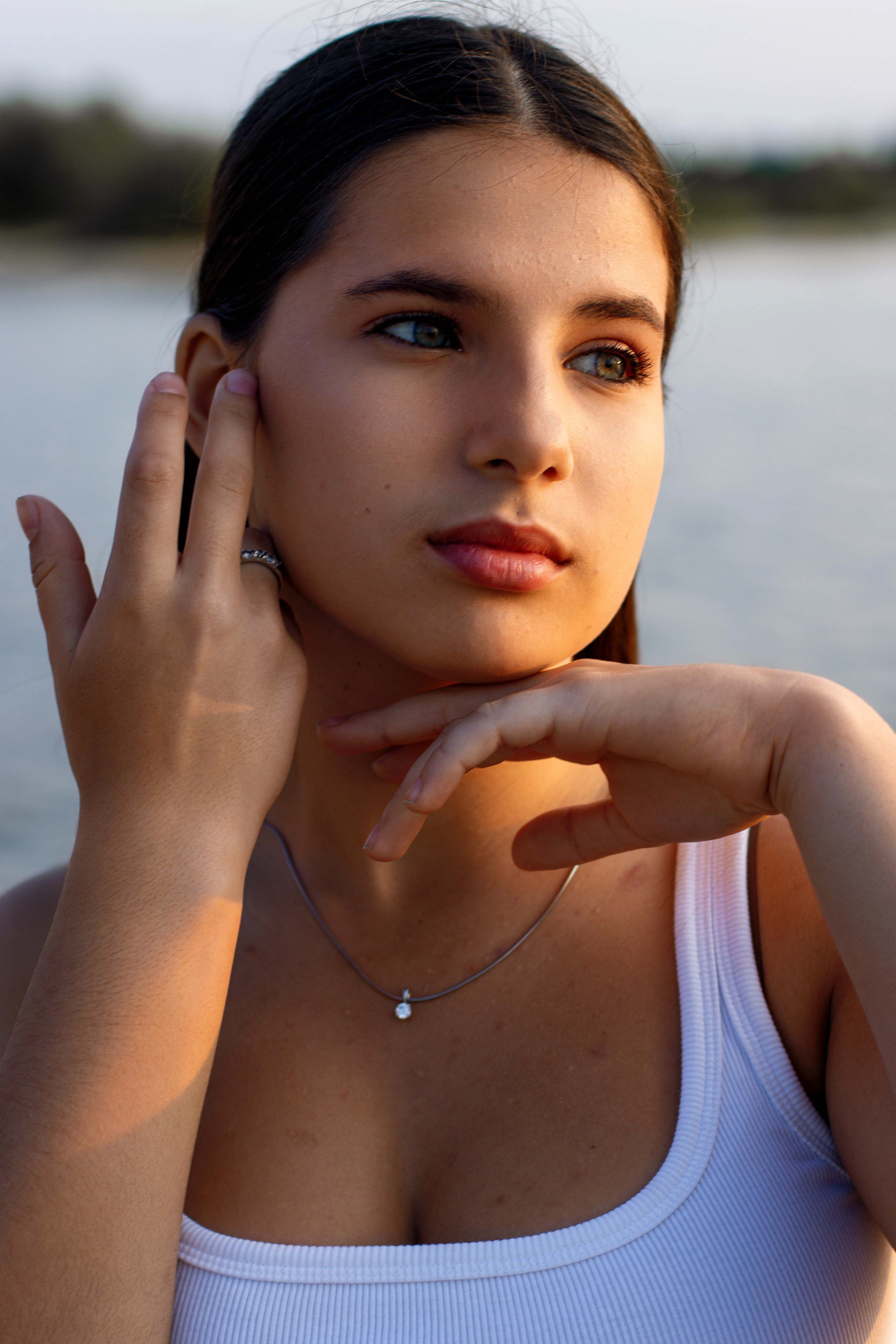 Эмилия у озера. Фотограф Татьяна Матрос