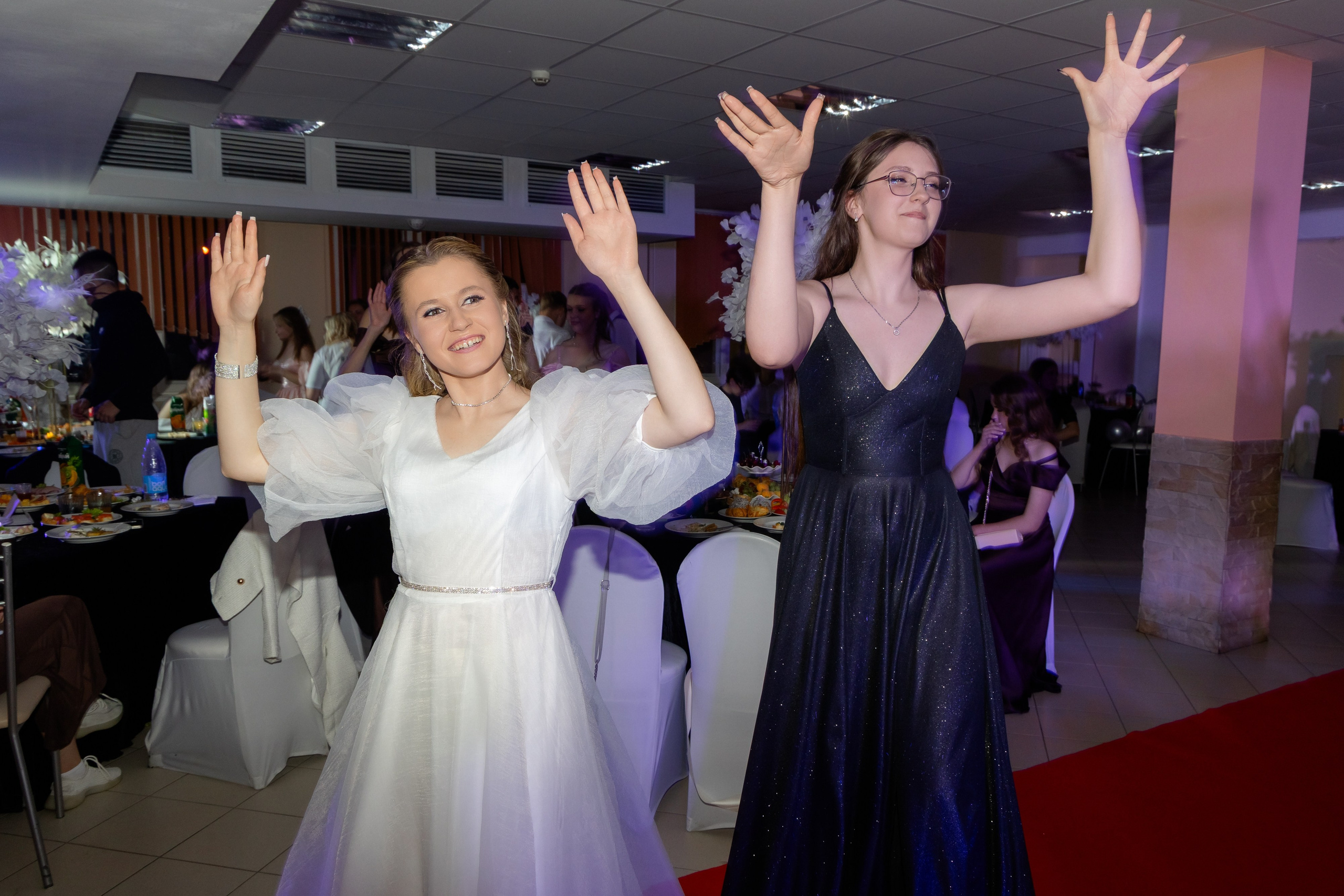 Школьный выпускной 2025 год в Минске, Беларуси. Свадебный фотограф в Минске/Беларуси Сергей Спиридонов