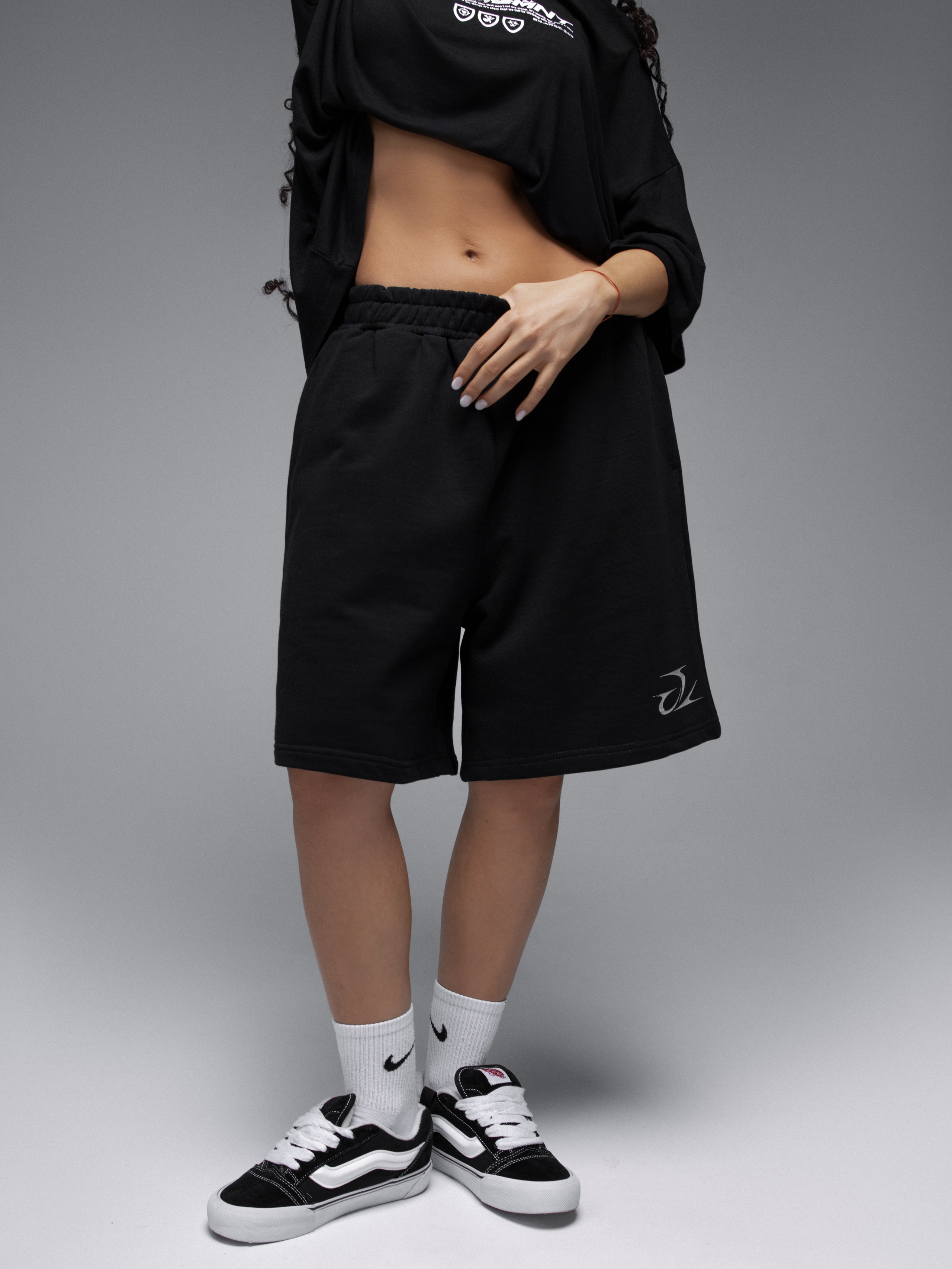 КАТАЛОГ | серый фон. RUNA production — стильные съемки для брендов