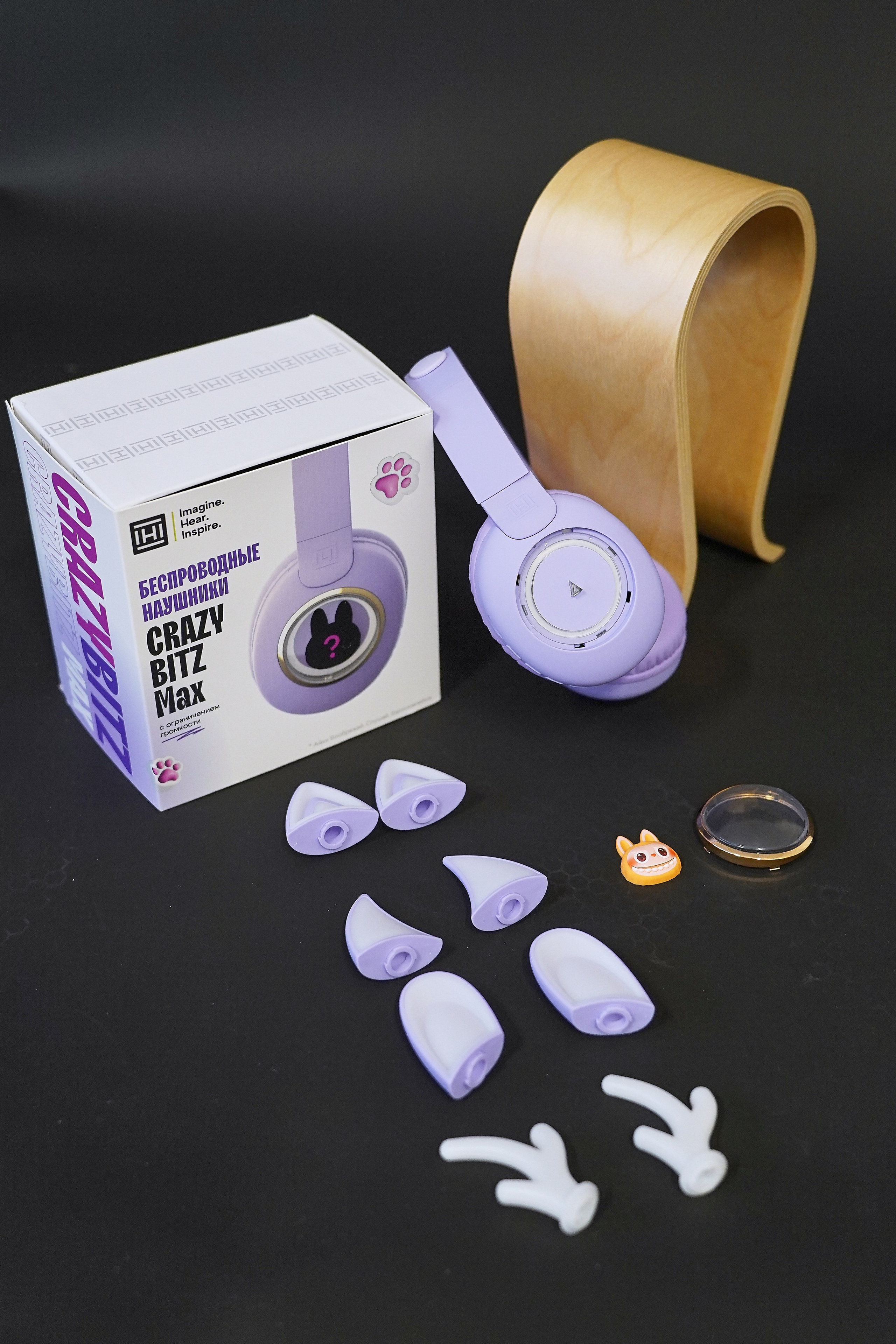 Наушники в интерьере. Фотограф