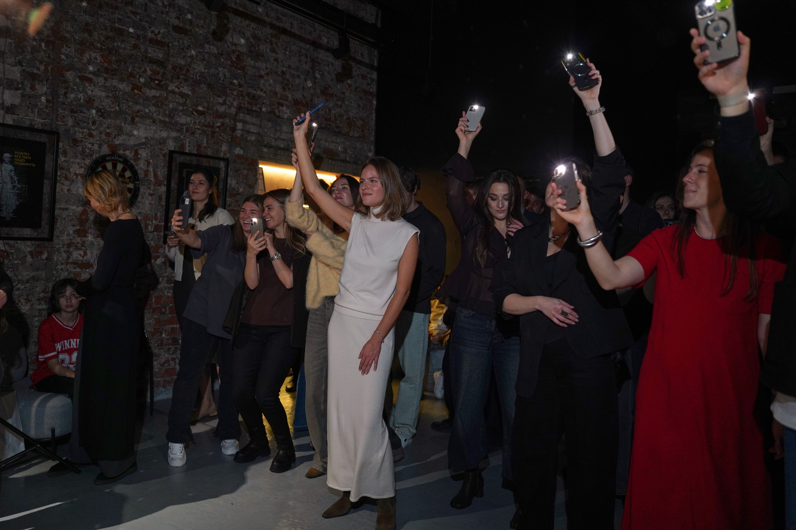 Концерт кавер группы. Фотограф