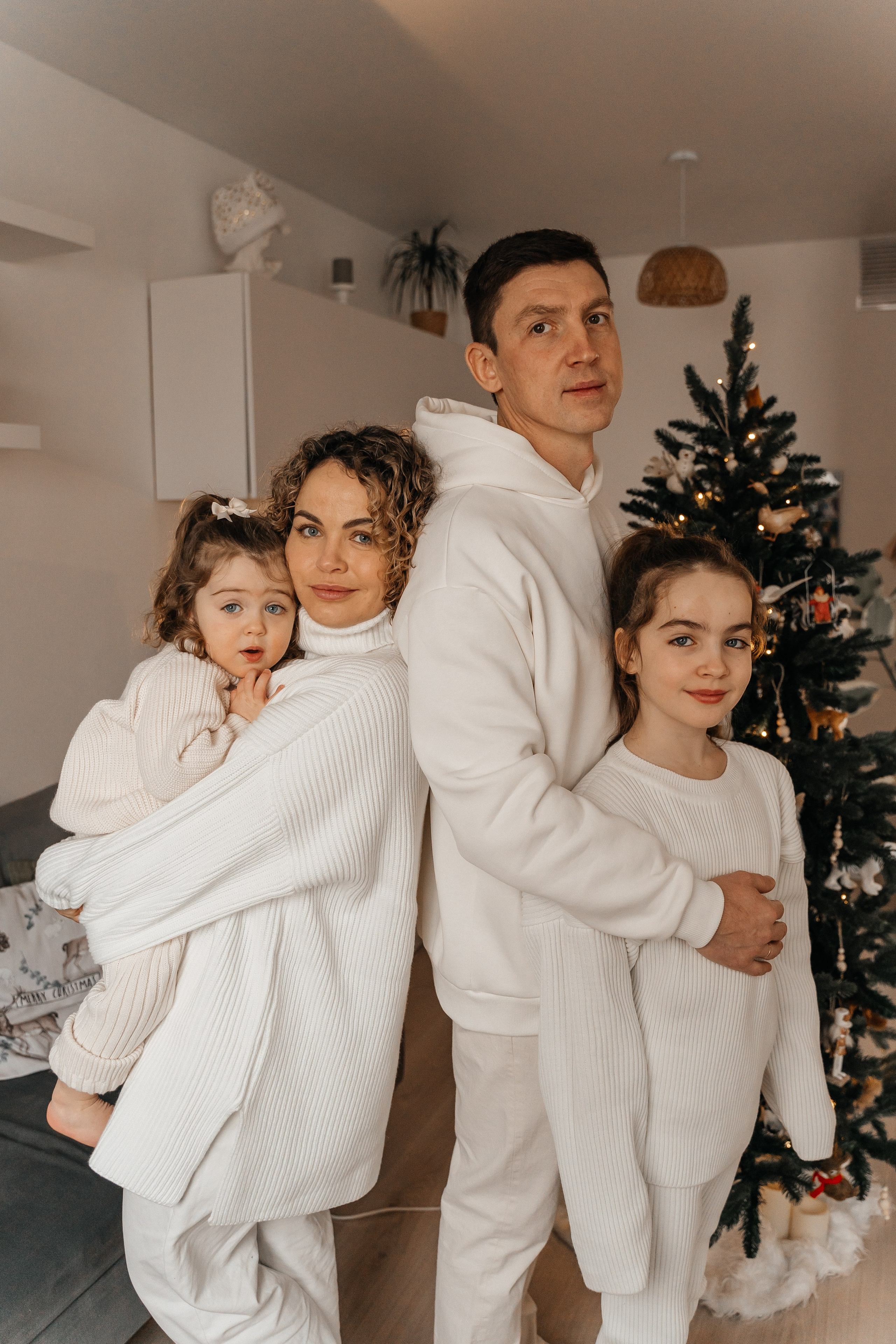 Максим, Катя, Лена и Ева. Волик Мария