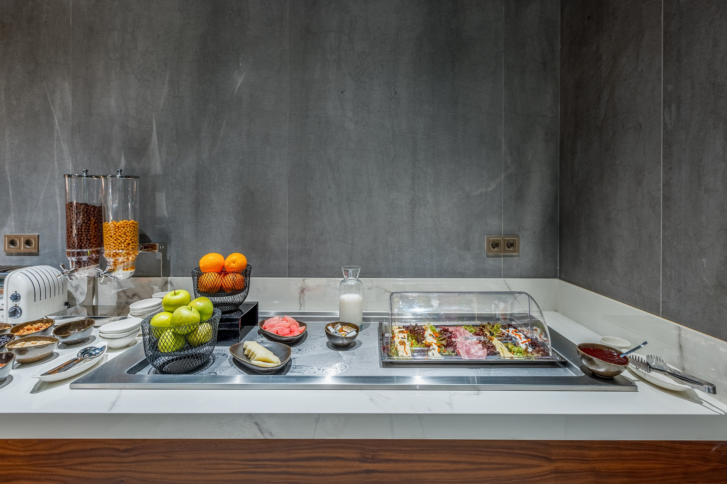 HOTEL PIAZZA EPIGRAPH (BATUMI). Режиссёр, клипмейкер, фотограф — Андрей Охота