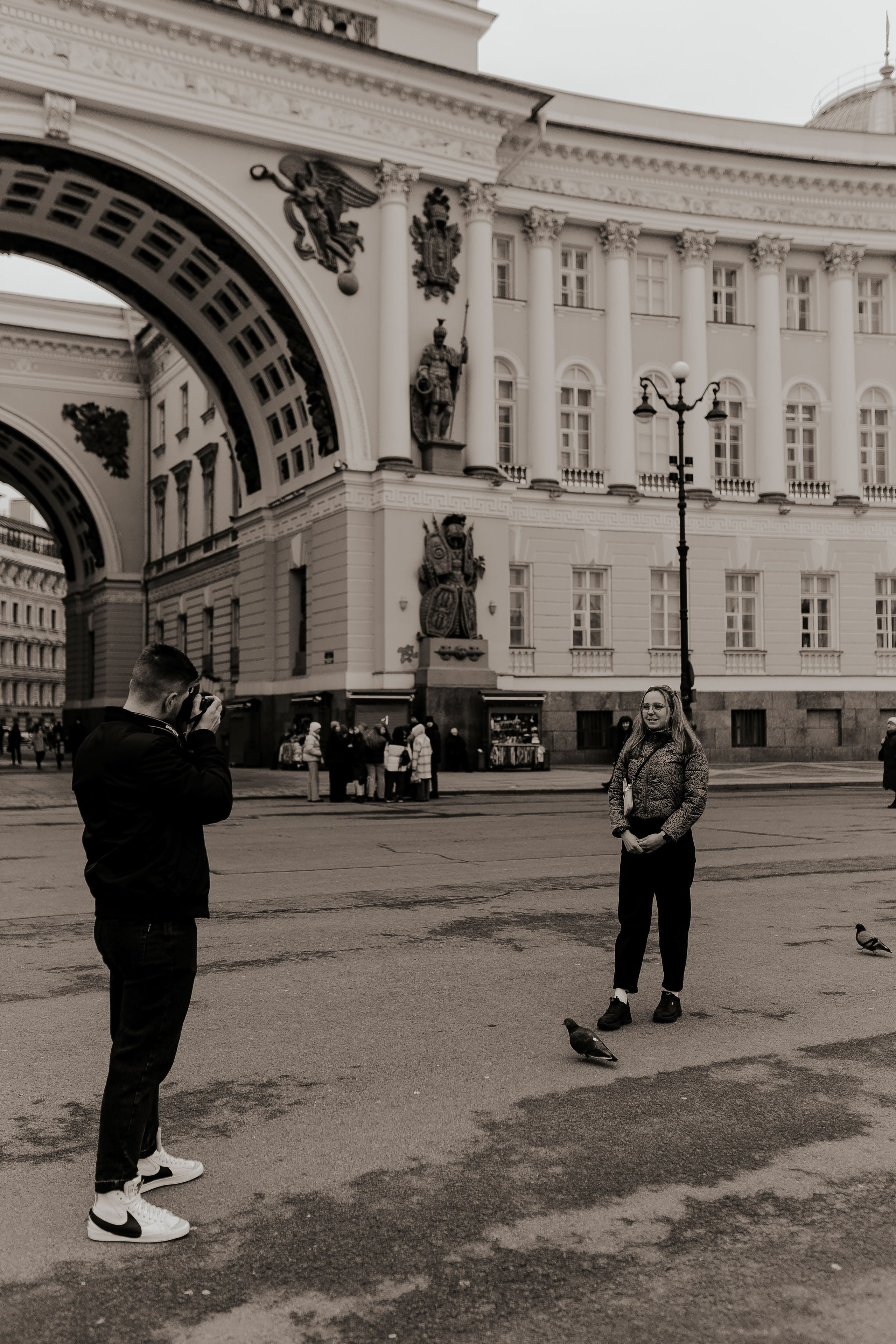 Пара у главного штаба. Фотограф в Санкт-Петербурге Лиза Семченкова
