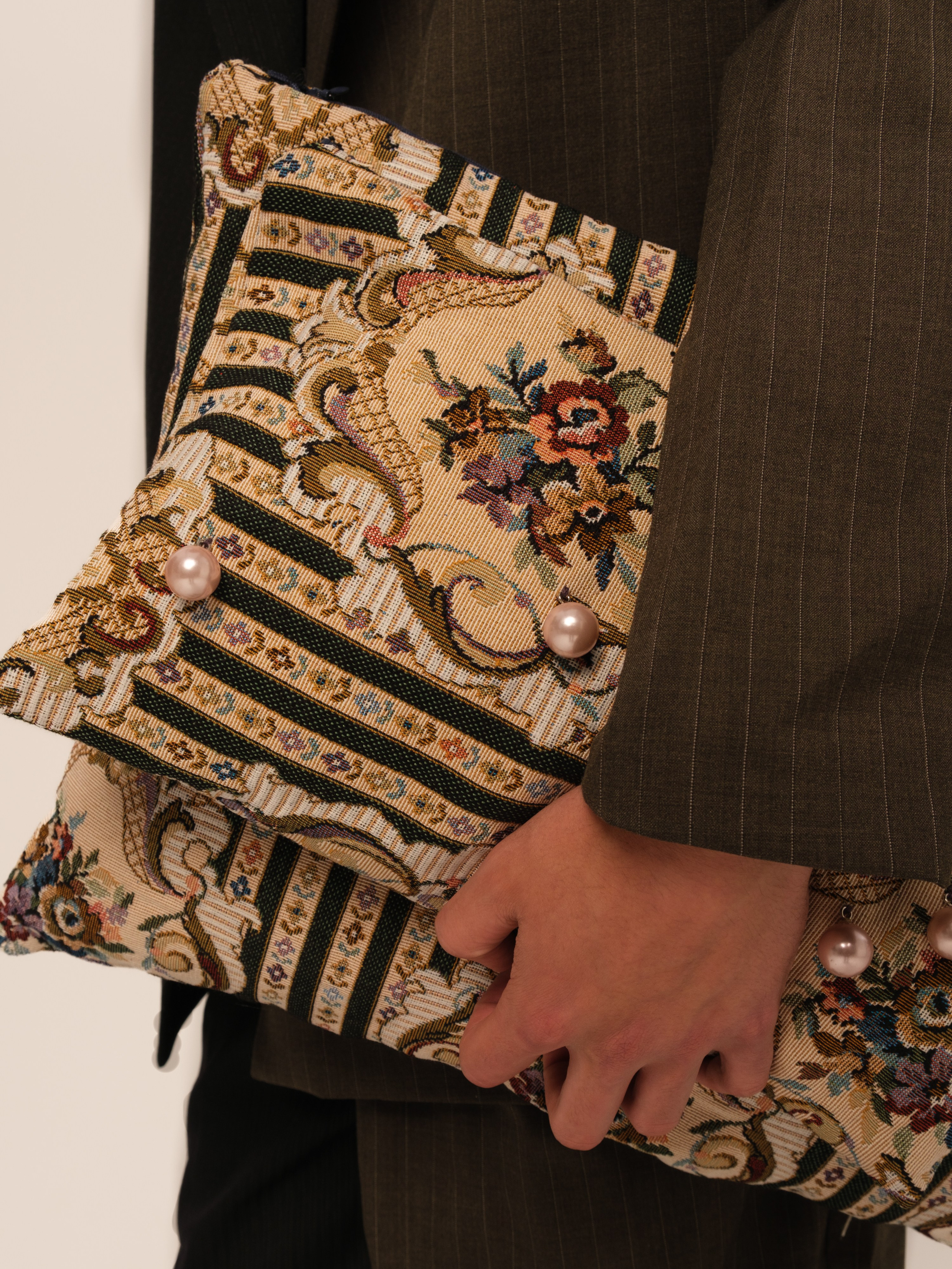 ZHAKOVA BRAND каталог. Мари — фотограф и видеограф из Москвы