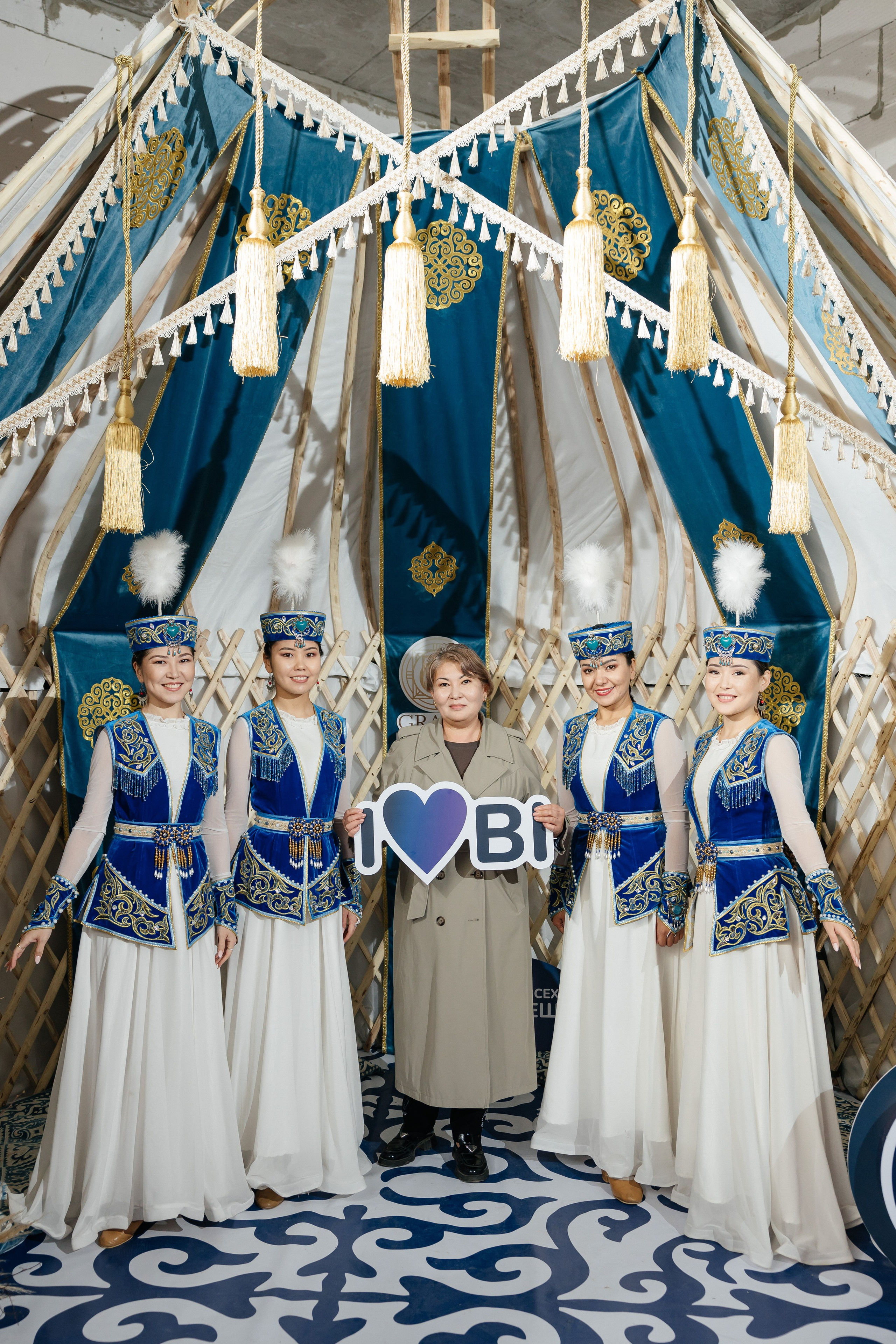 Проект 1. Вручение ключей BI Group. Дата: октябрь 2023. Профессиональный фотограф в городе Астана/Алматы Даурен Сембаев