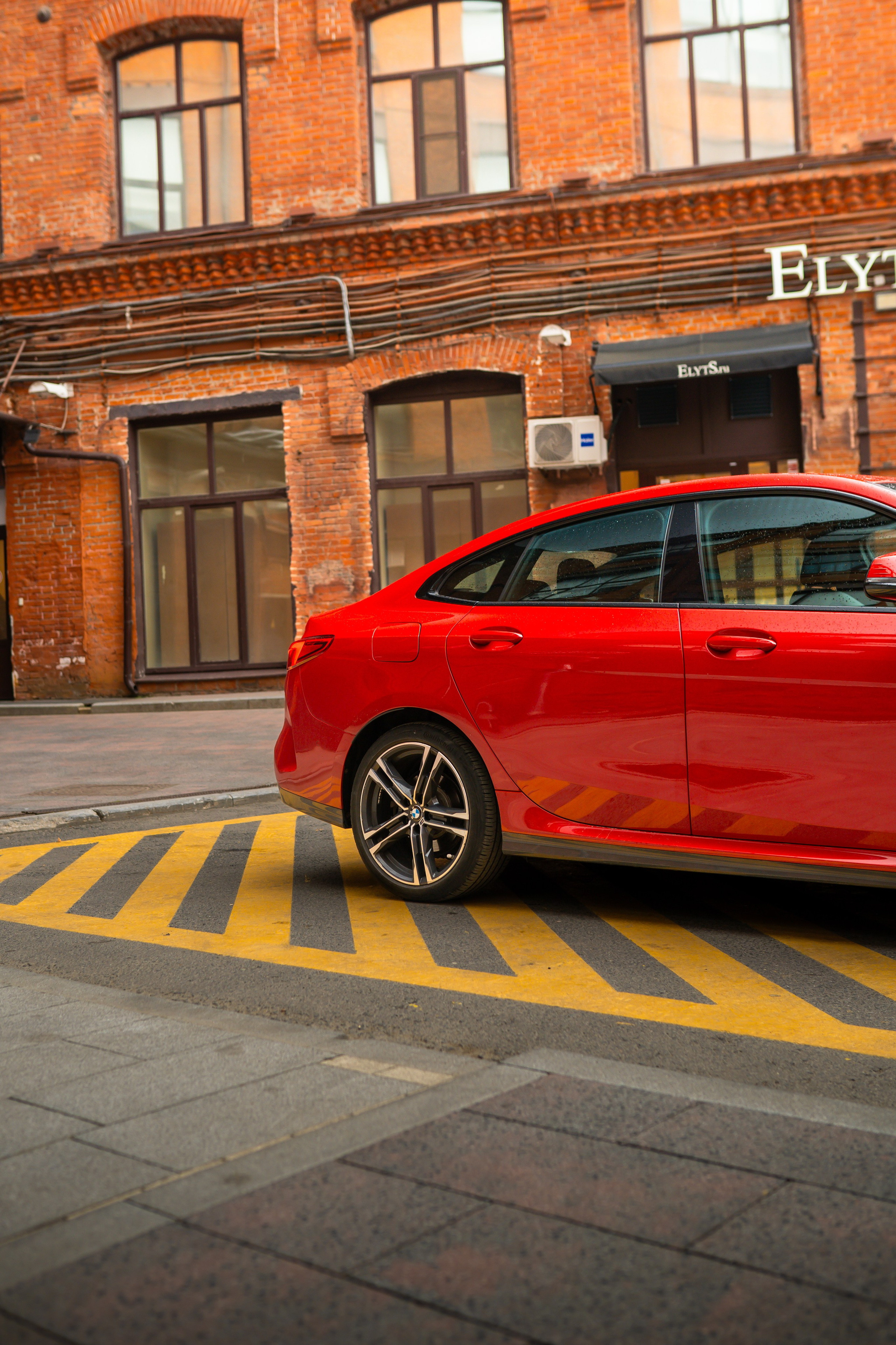 BMW 2-series. Mirllaev