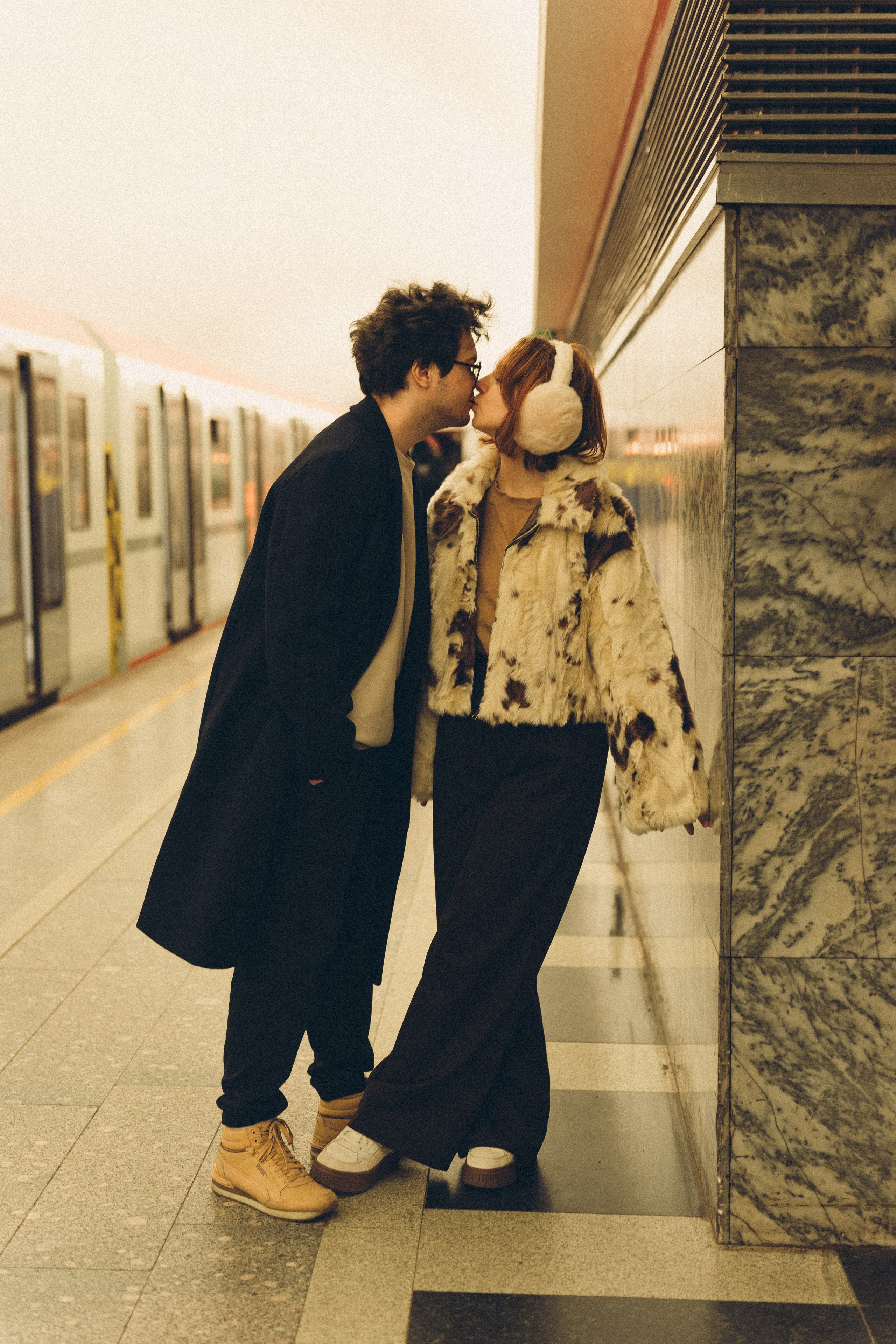 НОВОГОДНЯЯ ФОТОСЕСИИЯ ПАРЫ В МЕТРО ЛЮБОВЬ. Профессиональный фотограф, Санкт-Петербург — Виктория Богомолова