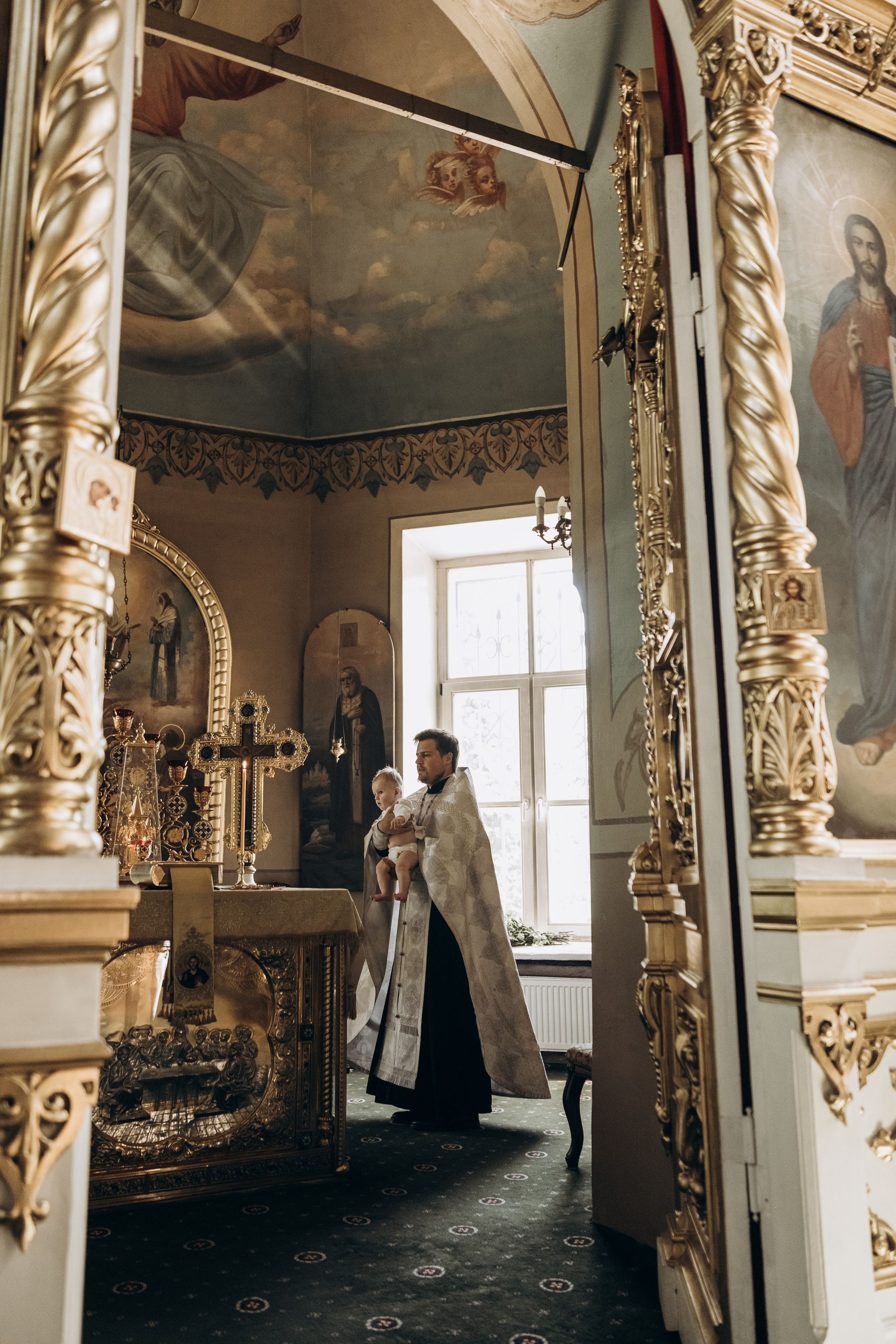 Крещение в Храме Нерукотворного образа Христа Спасителя. Фотограф Светлана Мерзлякова