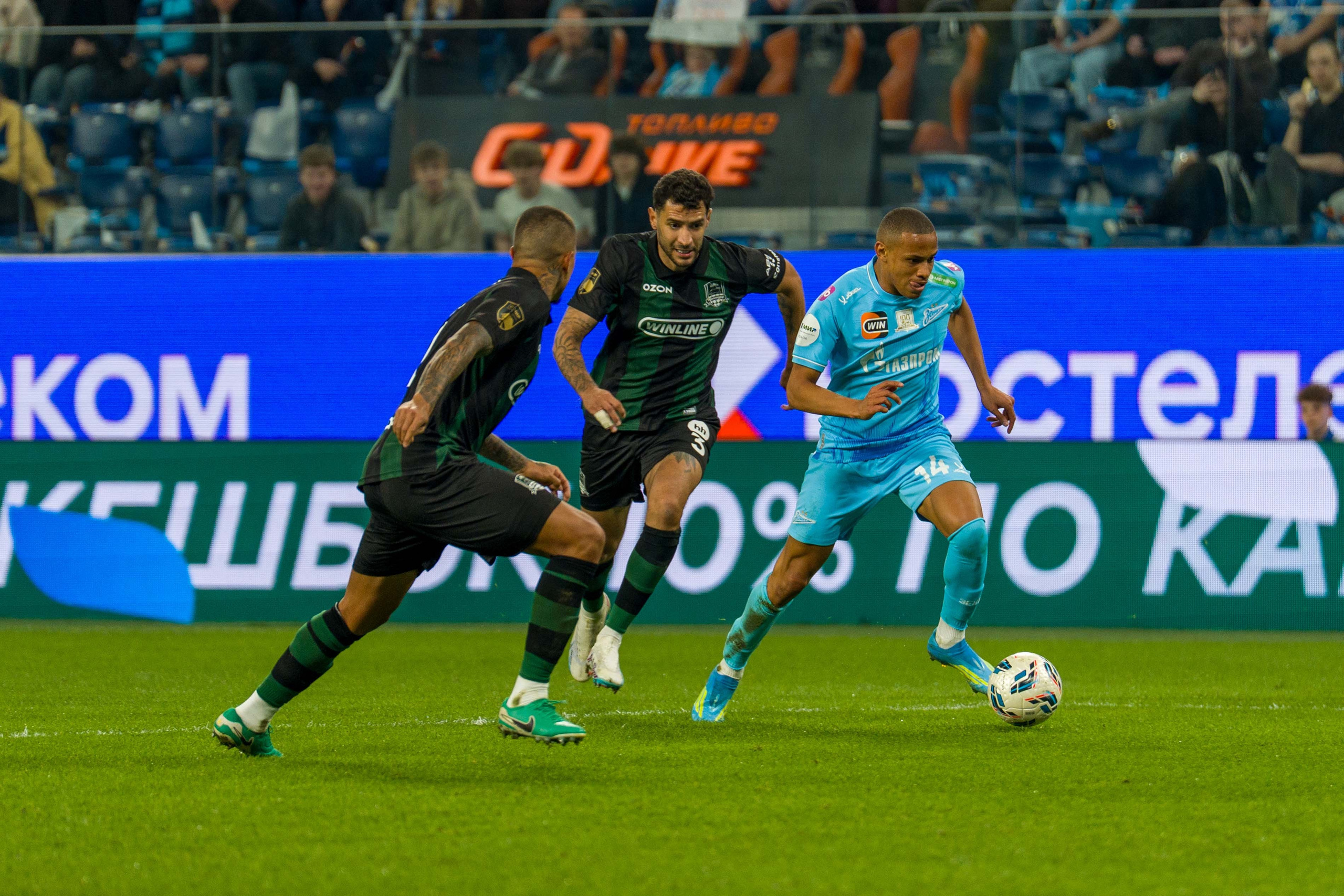 Зенит — Краснодар 1:1: фотогалерея матча 24-го тура РПЛ на Газпром Арене | Антон Гауф. Спортивный фотограф в Санкт-Петербурге | Антон Гауф