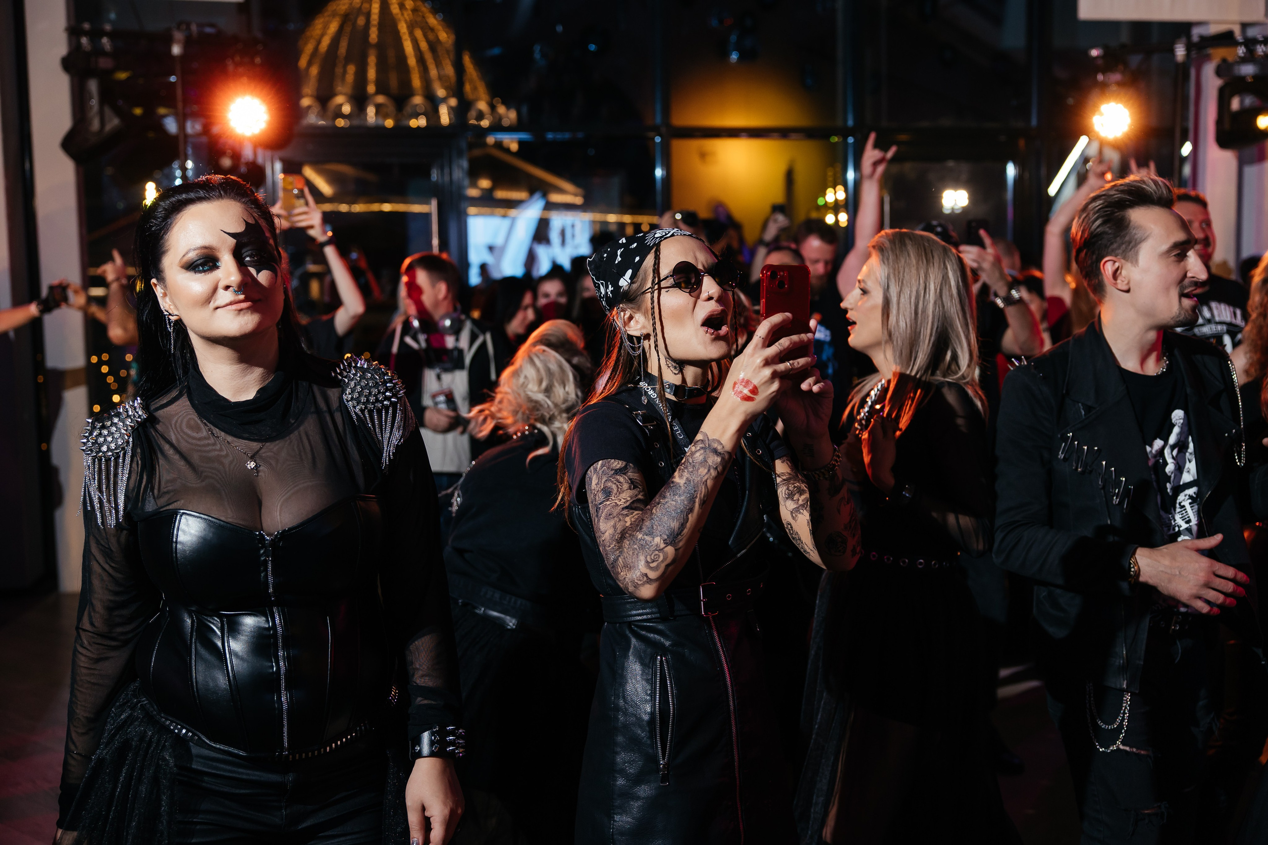 CLEANTOWN 18 лет. Свадебный и семейный фотограф