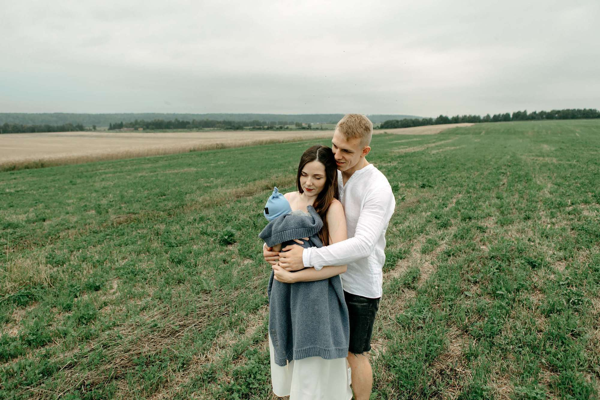 Семейная фотосессия в поле. Семейный фотограф Маша Тимофеева | Москва