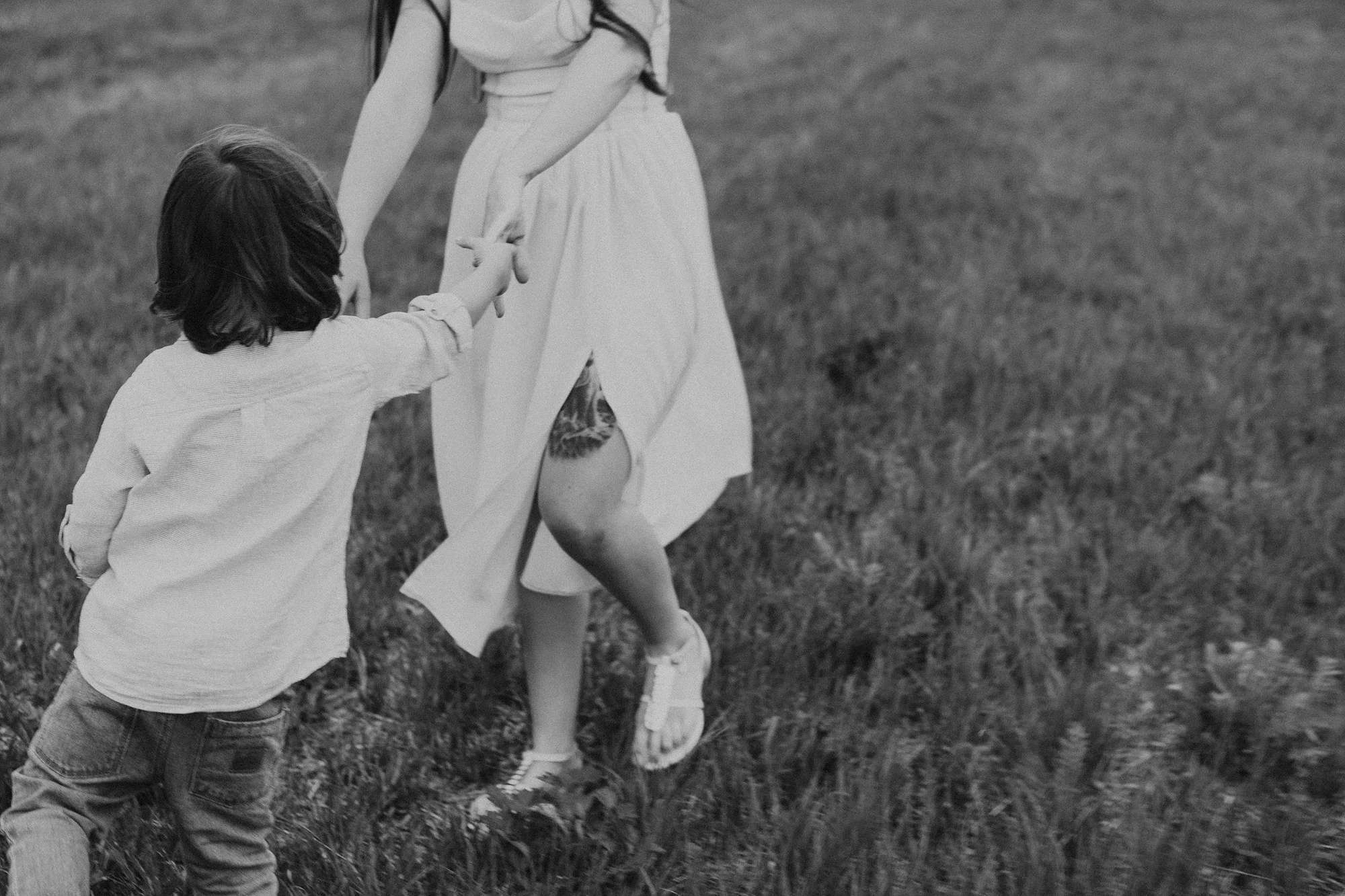 Семейная фотосессия в поле. Семейный фотограф Маша Тимофеева | Москва