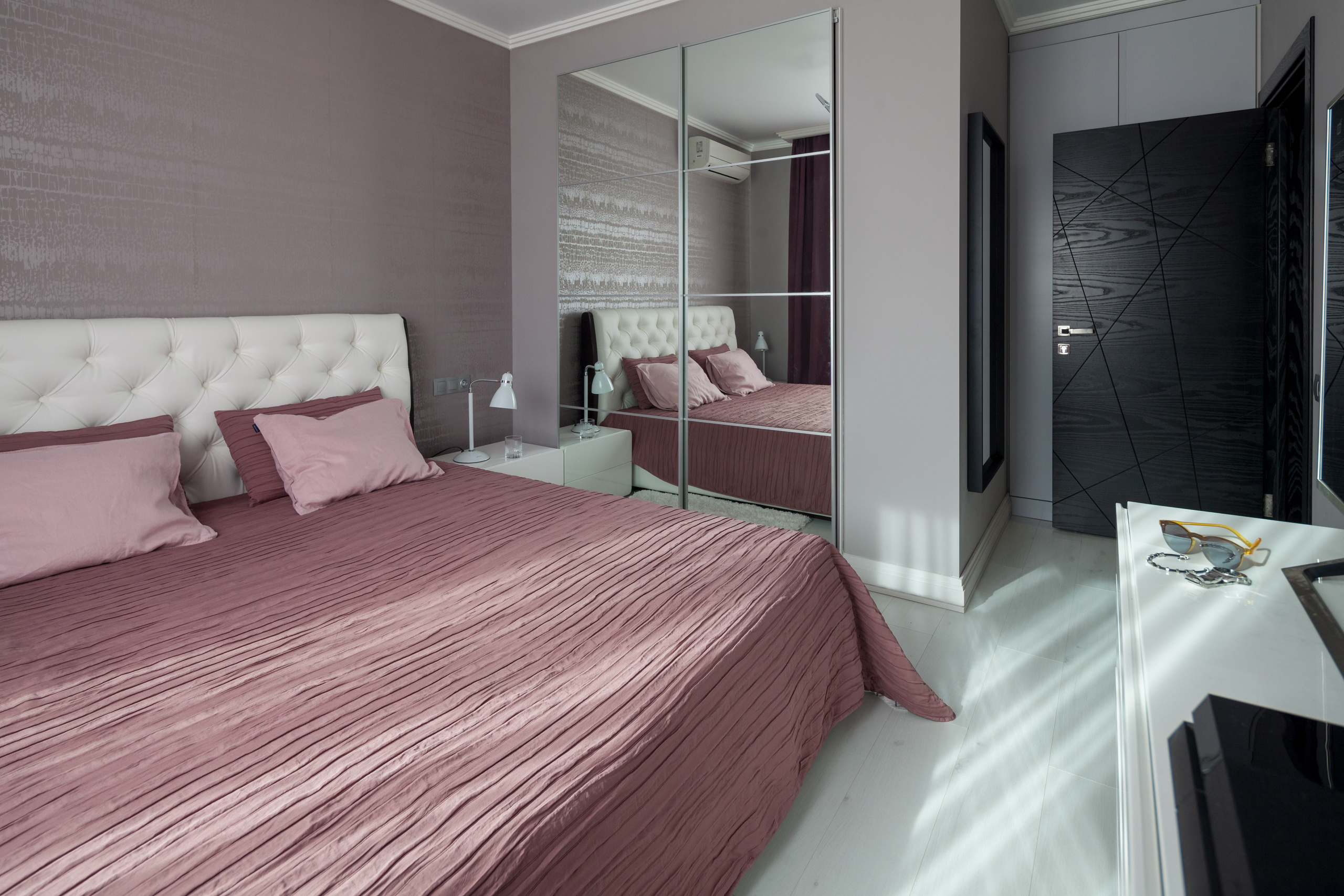 В отражении. Interior designer Nataliia Iksanova