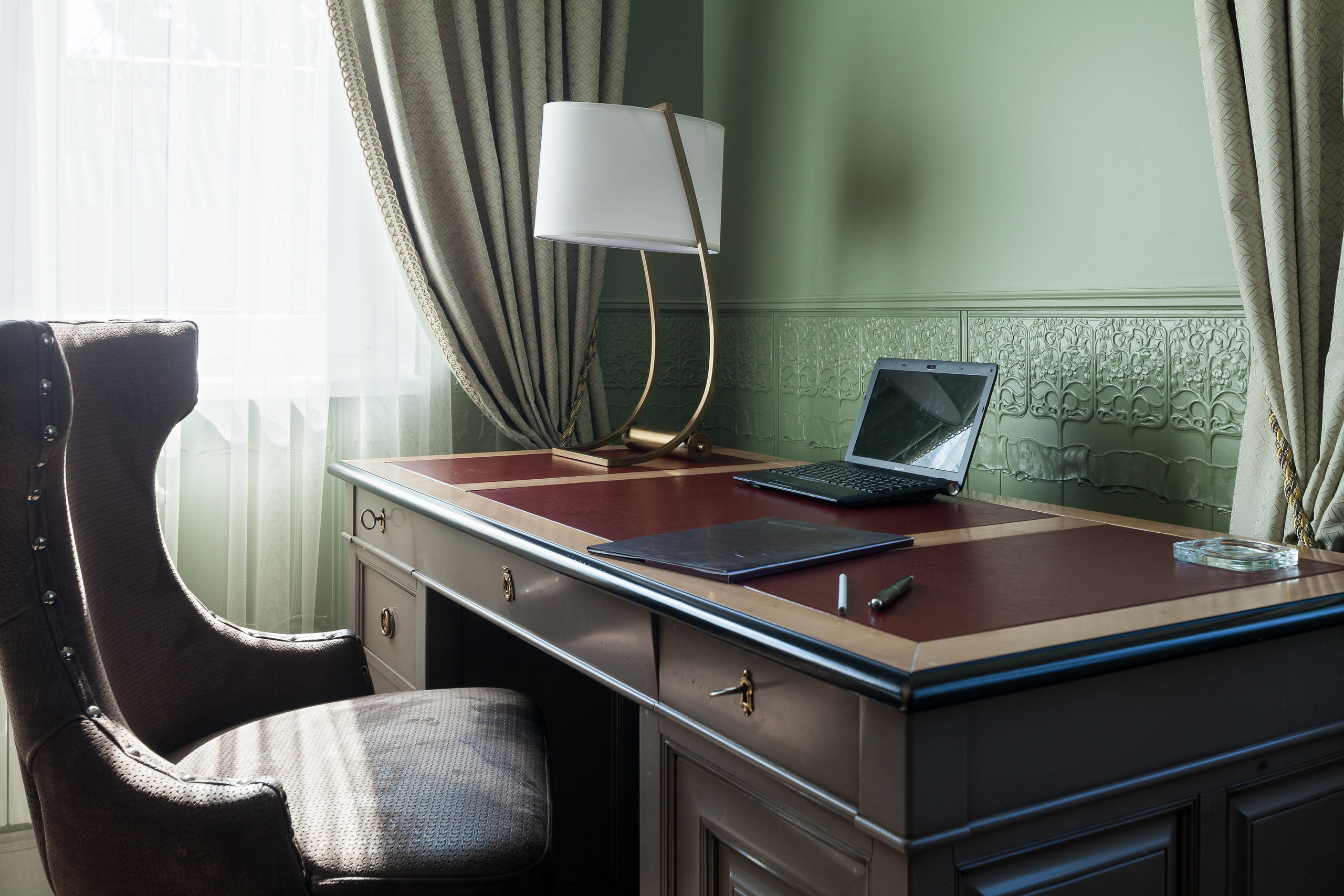 A сouple and Franc. Interior designer Nataliia Iksanova