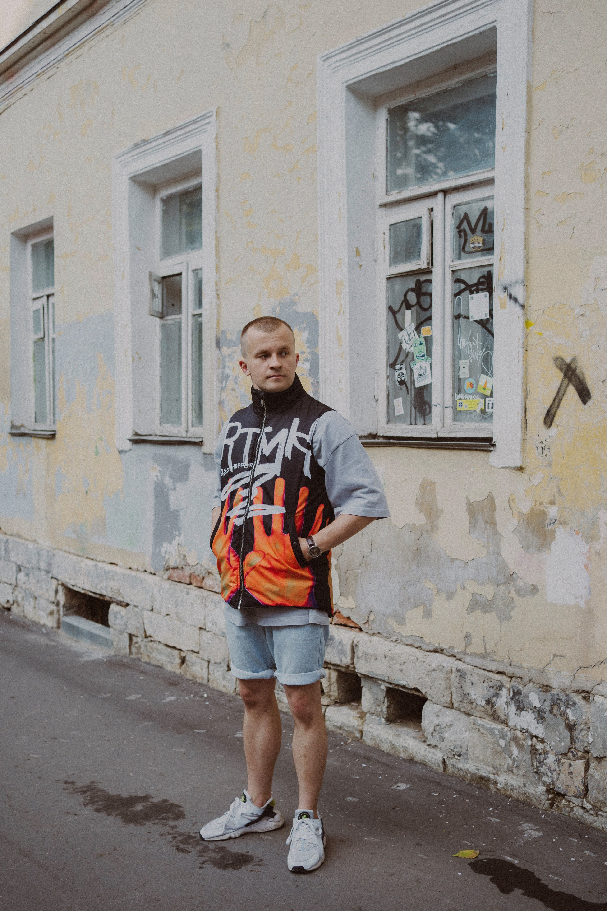 В кадре: педагог. Творческие фотосессии в Москве. Фотоальбом лидера группы ЯЛО